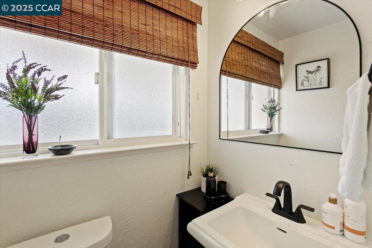 Detail Gallery Image 19 of 36 For 5179 Paul Scarlet Dr, Concord,  CA 94521 - 4 Beds | 2/1 Baths