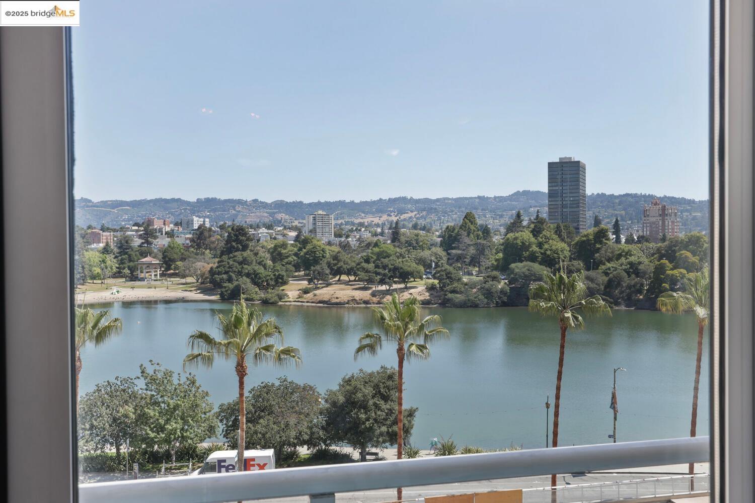 More Details about MLS # 41103547 : 1 LAKESIDE # 611