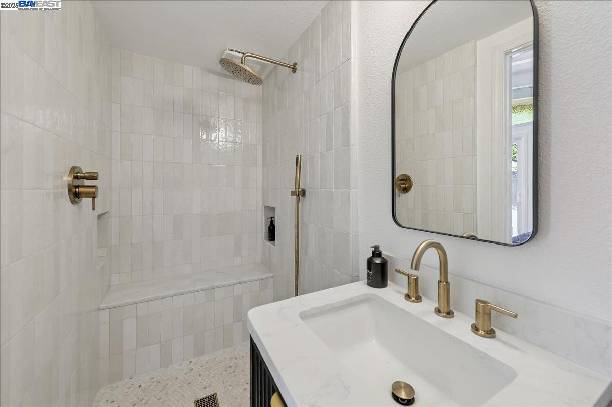 Detail Gallery Image 17 of 32 For 427 Bernal Ave, Livermore,  CA 94551 - 3 Beds | 2 Baths