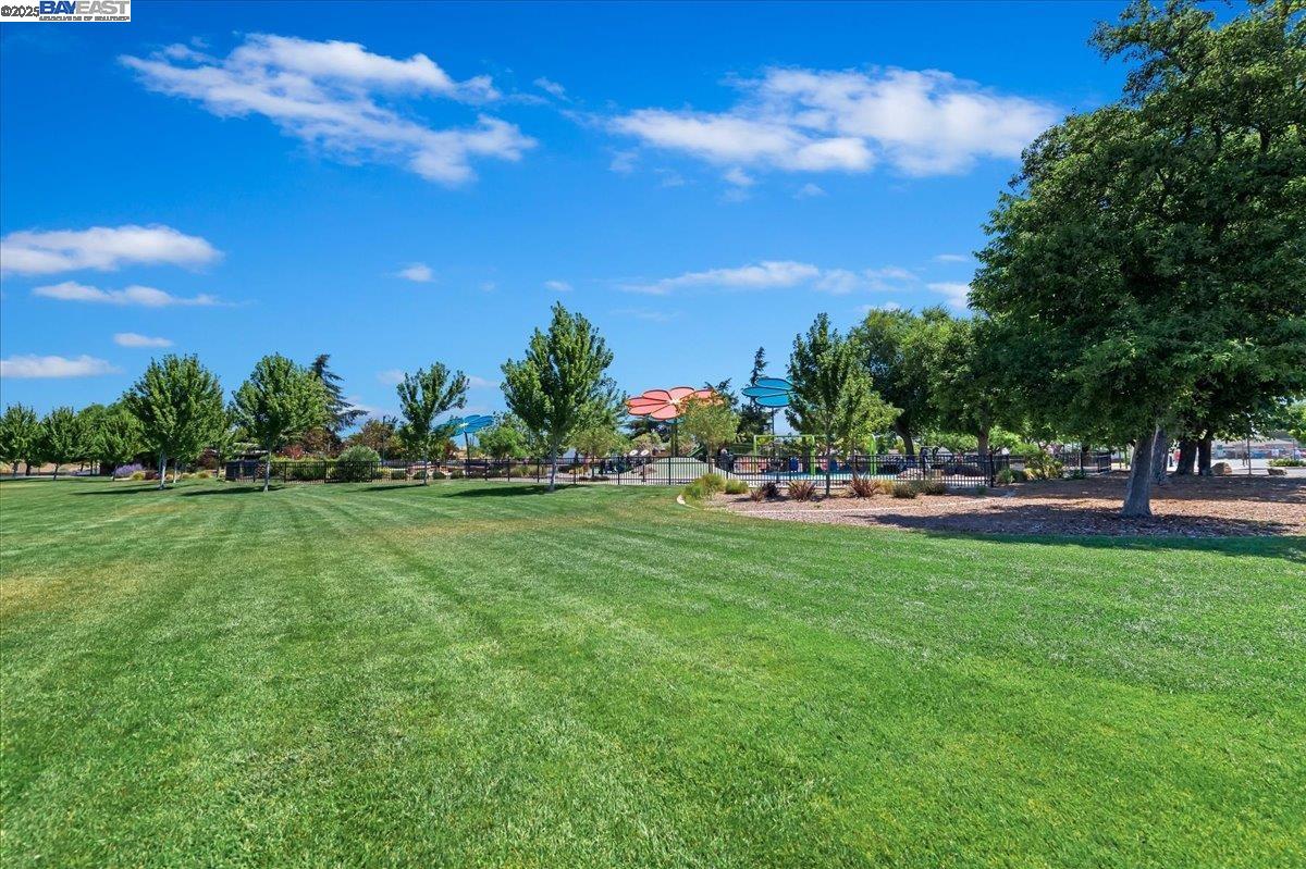 Detail Gallery Image 31 of 32 For 427 Bernal Ave, Livermore,  CA 94551 - 3 Beds | 2 Baths