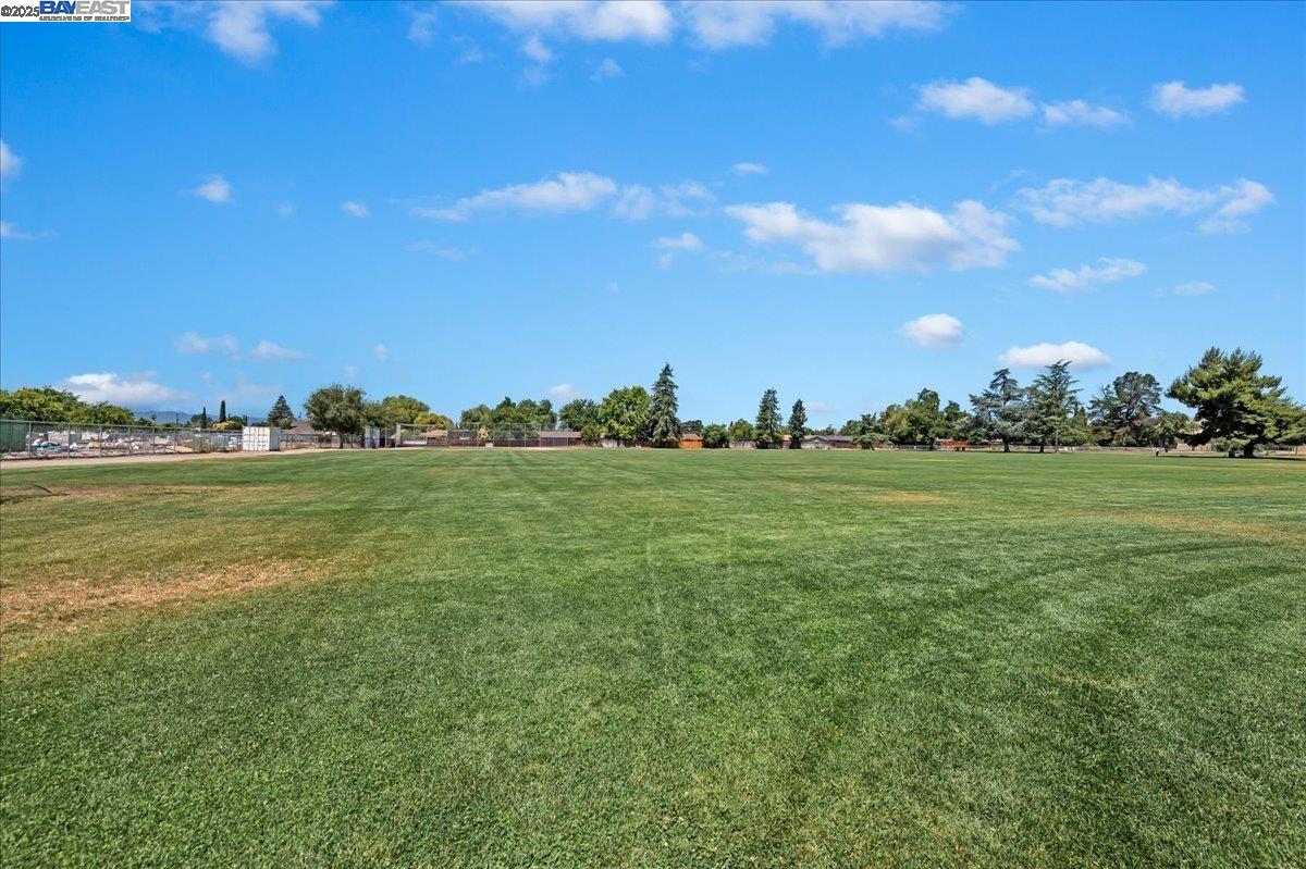 Detail Gallery Image 32 of 32 For 427 Bernal Ave, Livermore,  CA 94551 - 3 Beds | 2 Baths
