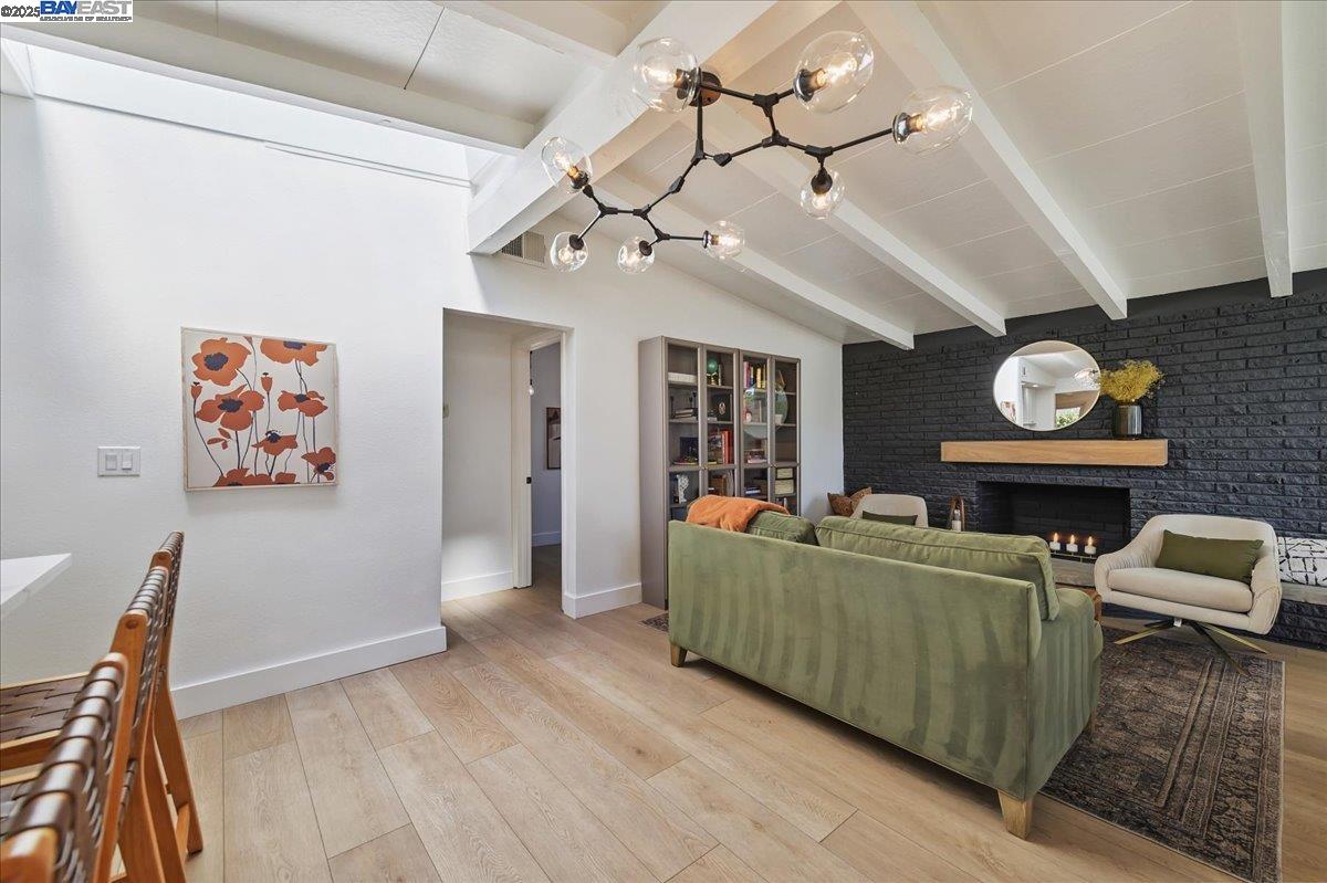 Detail Gallery Image 9 of 32 For 427 Bernal Ave, Livermore,  CA 94551 - 3 Beds | 2 Baths