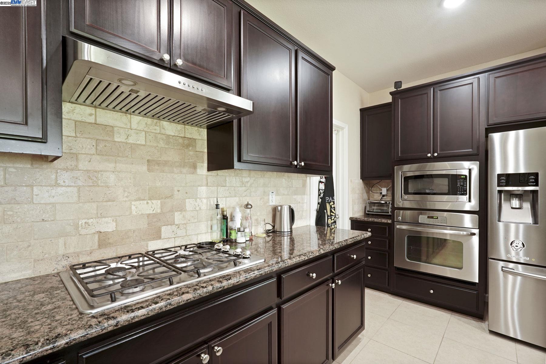 Detail Gallery Image 17 of 55 For 247 N Menlo Park Ct, Mountain House,  CA 95391 - 4 Beds | 3/1 Baths
