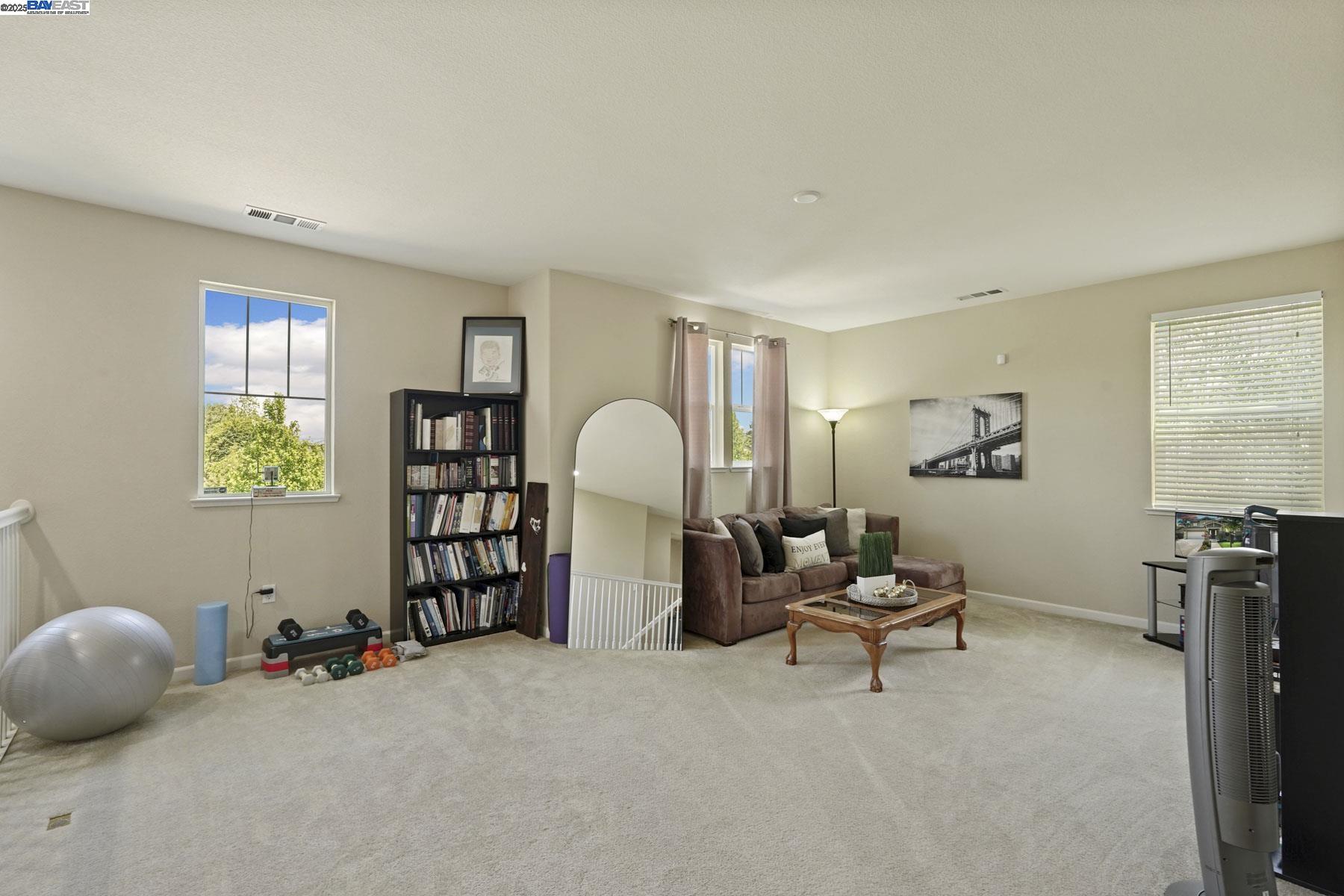 Detail Gallery Image 21 of 55 For 247 N Menlo Park Ct, Mountain House,  CA 95391 - 4 Beds | 3/1 Baths