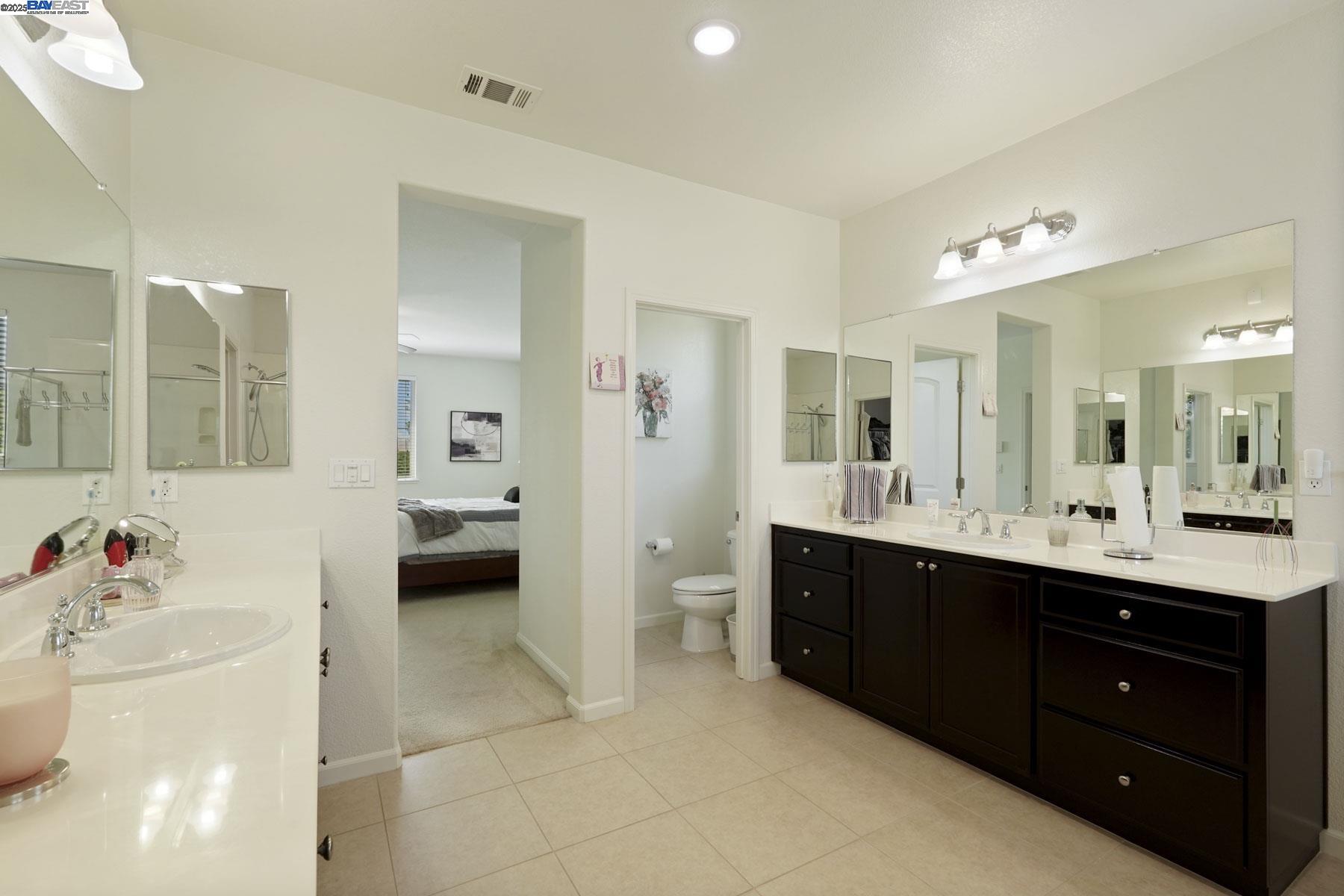 Detail Gallery Image 31 of 55 For 247 N Menlo Park Ct, Mountain House,  CA 95391 - 4 Beds | 3/1 Baths