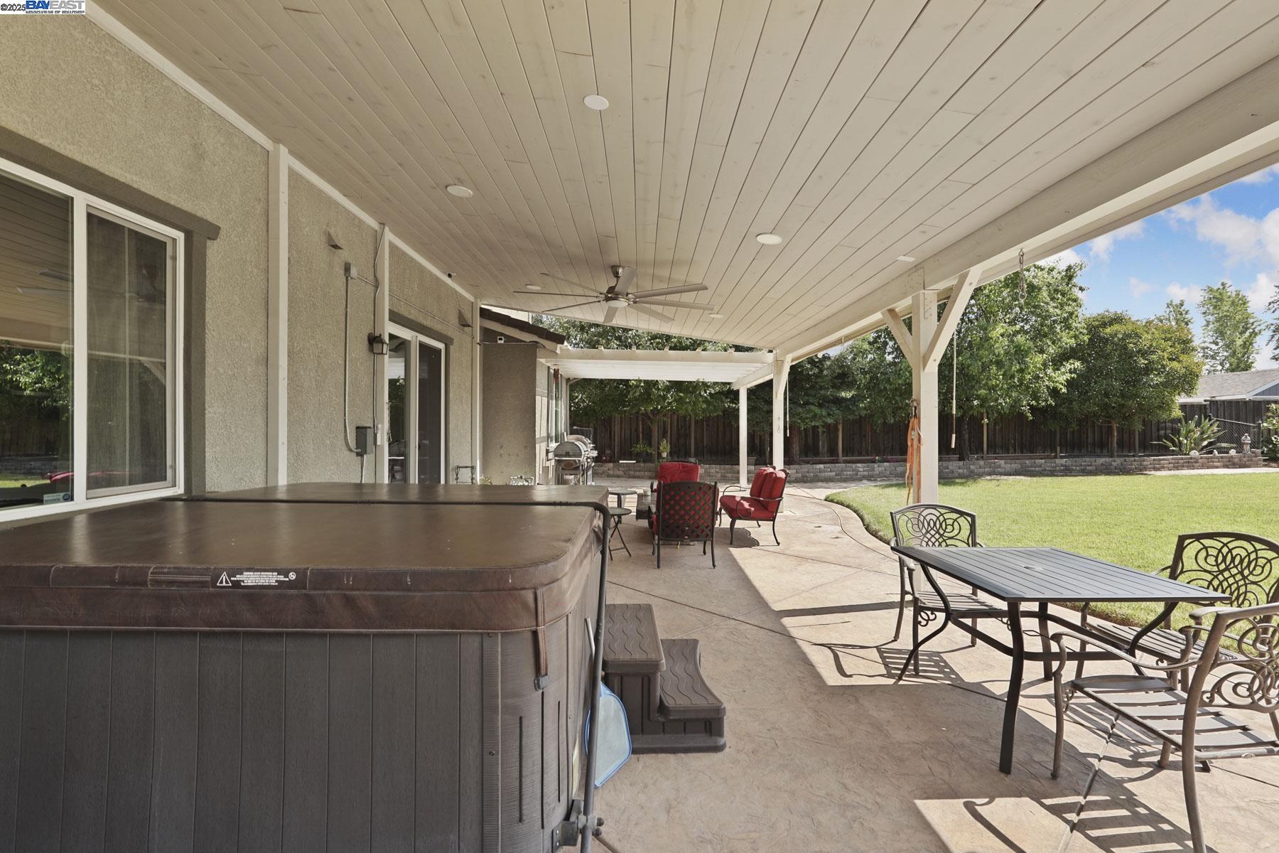 Detail Gallery Image 33 of 55 For 247 N Menlo Park Ct, Mountain House,  CA 95391 - 4 Beds | 3/1 Baths