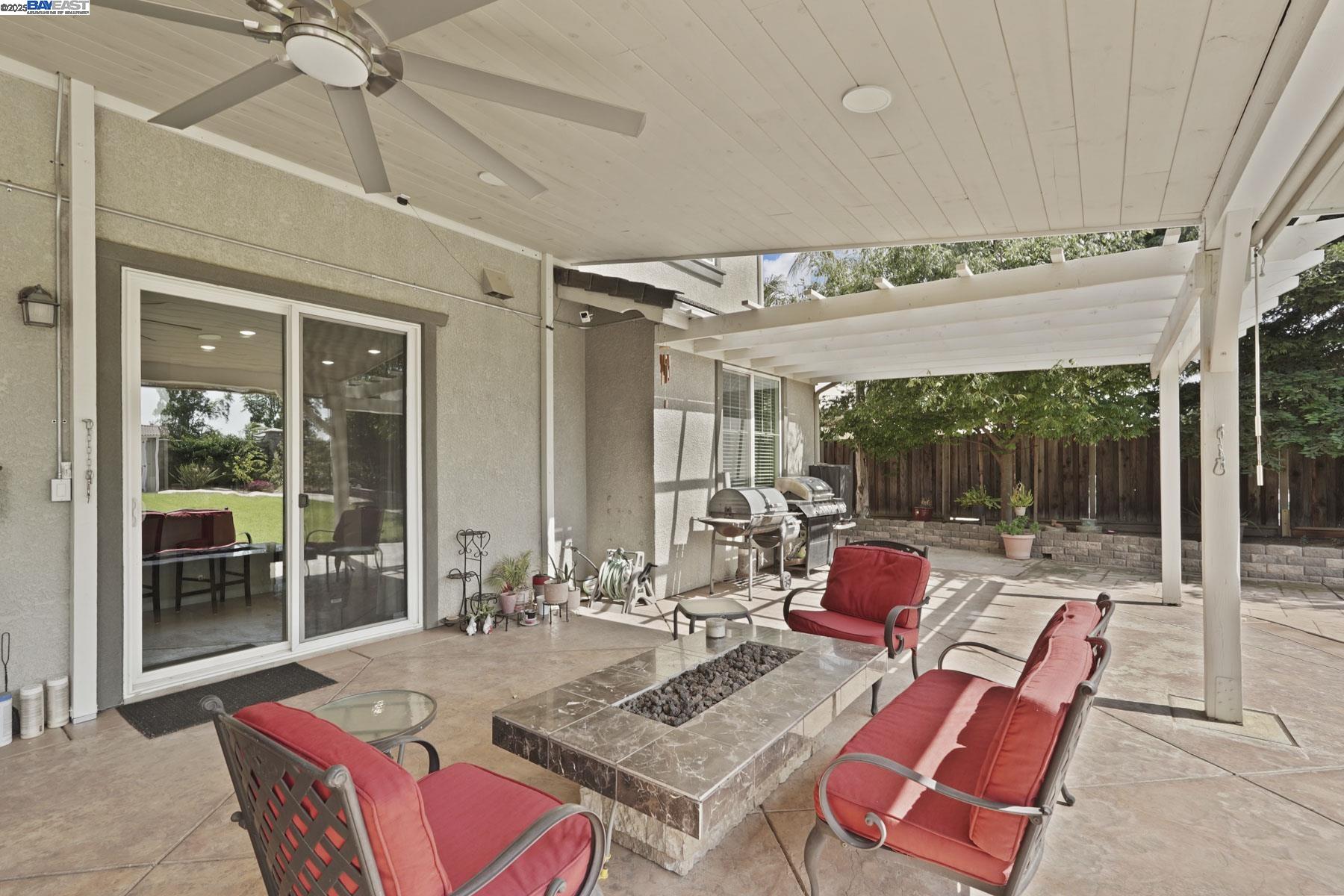 Detail Gallery Image 34 of 55 For 247 N Menlo Park Ct, Mountain House,  CA 95391 - 4 Beds | 3/1 Baths