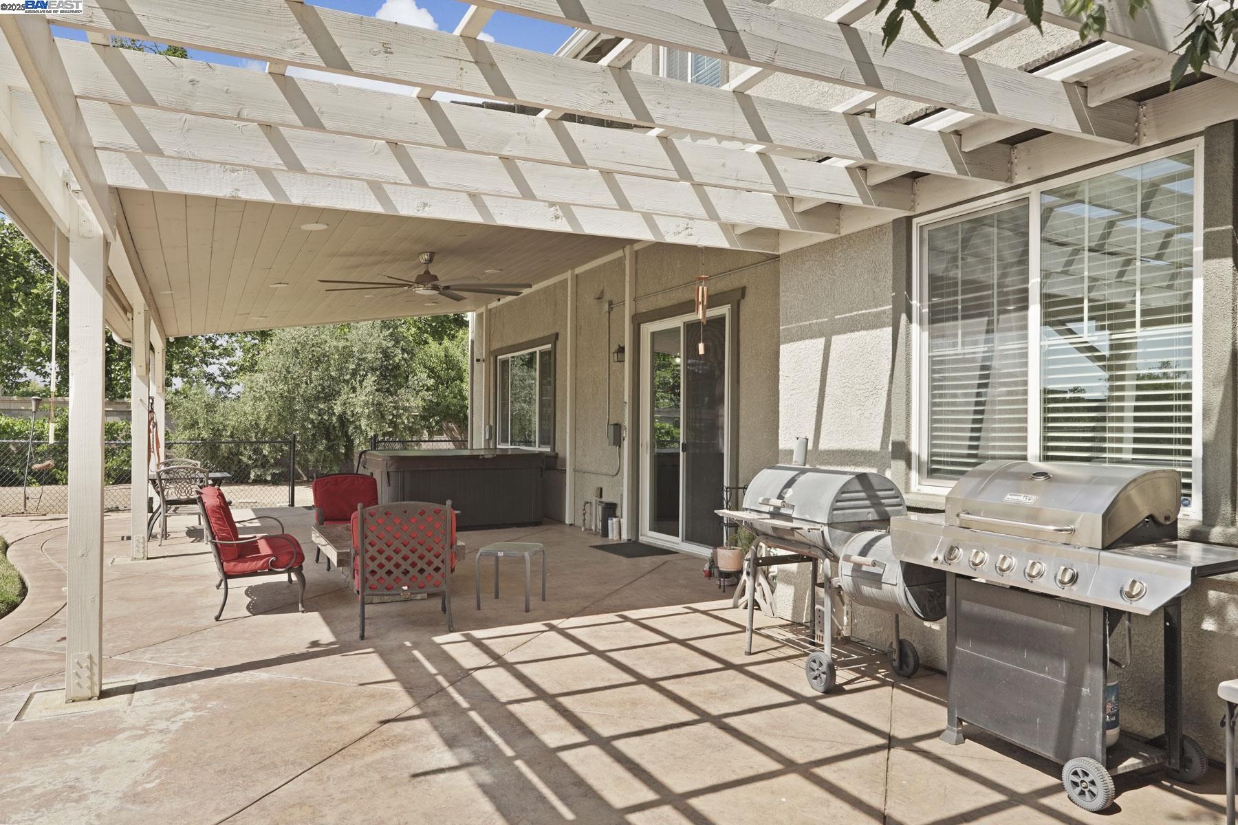 Detail Gallery Image 35 of 55 For 247 N Menlo Park Ct, Mountain House,  CA 95391 - 4 Beds | 3/1 Baths