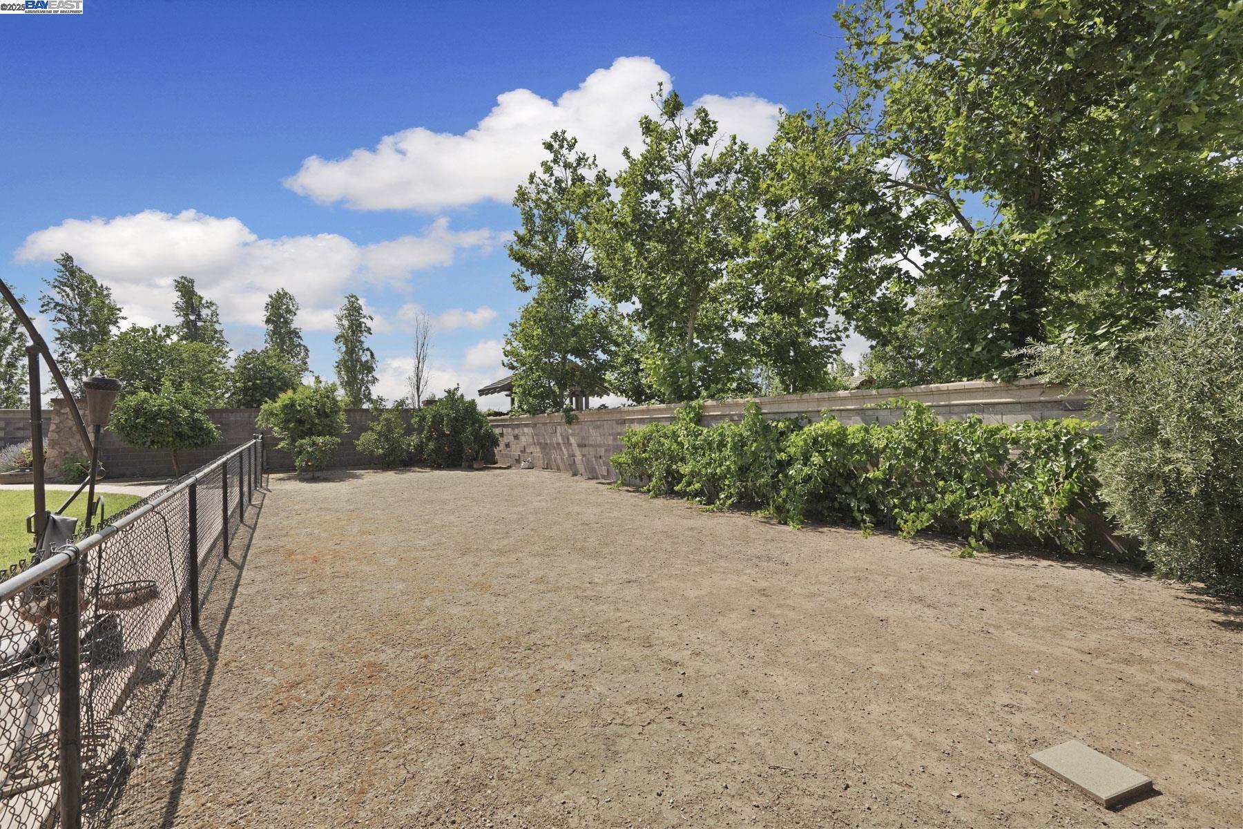 Detail Gallery Image 42 of 55 For 247 N Menlo Park Ct, Mountain House,  CA 95391 - 4 Beds | 3/1 Baths