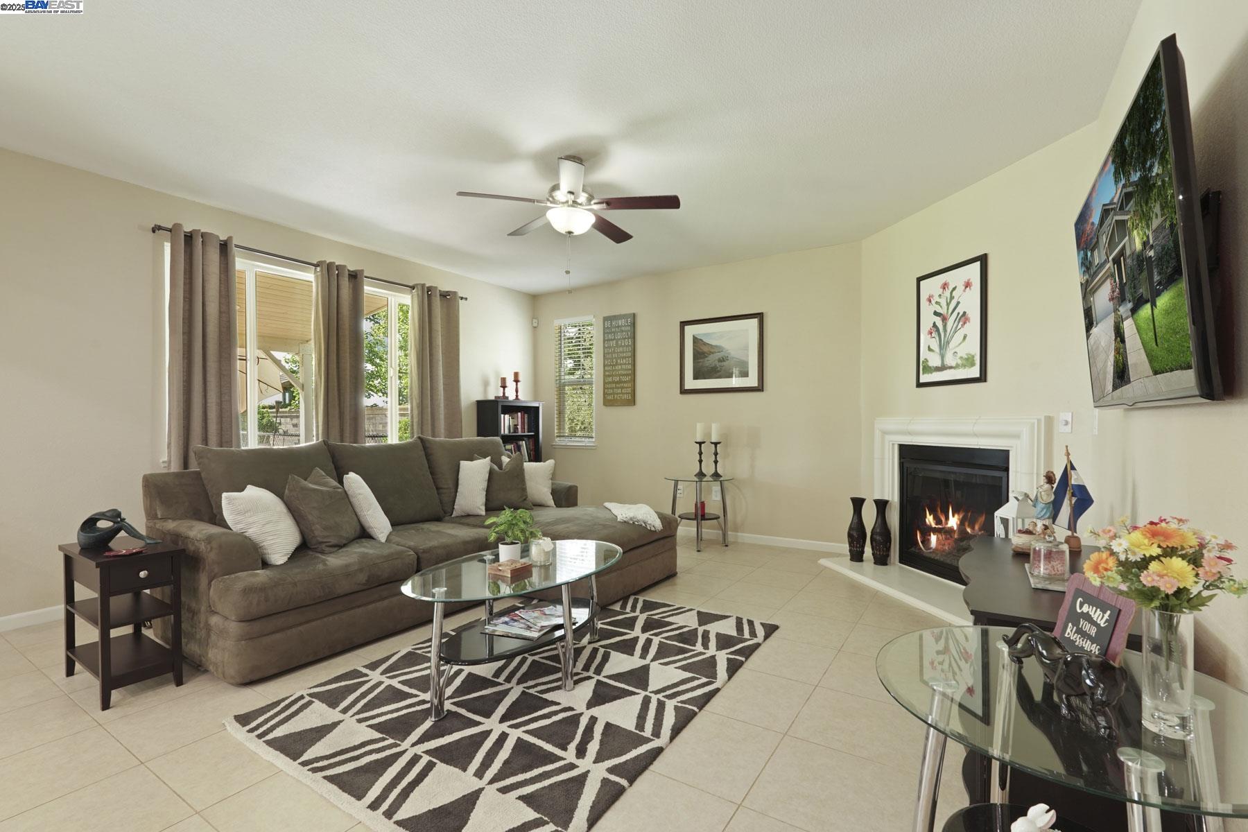Detail Gallery Image 7 of 55 For 247 N Menlo Park Ct, Mountain House,  CA 95391 - 4 Beds | 3/1 Baths