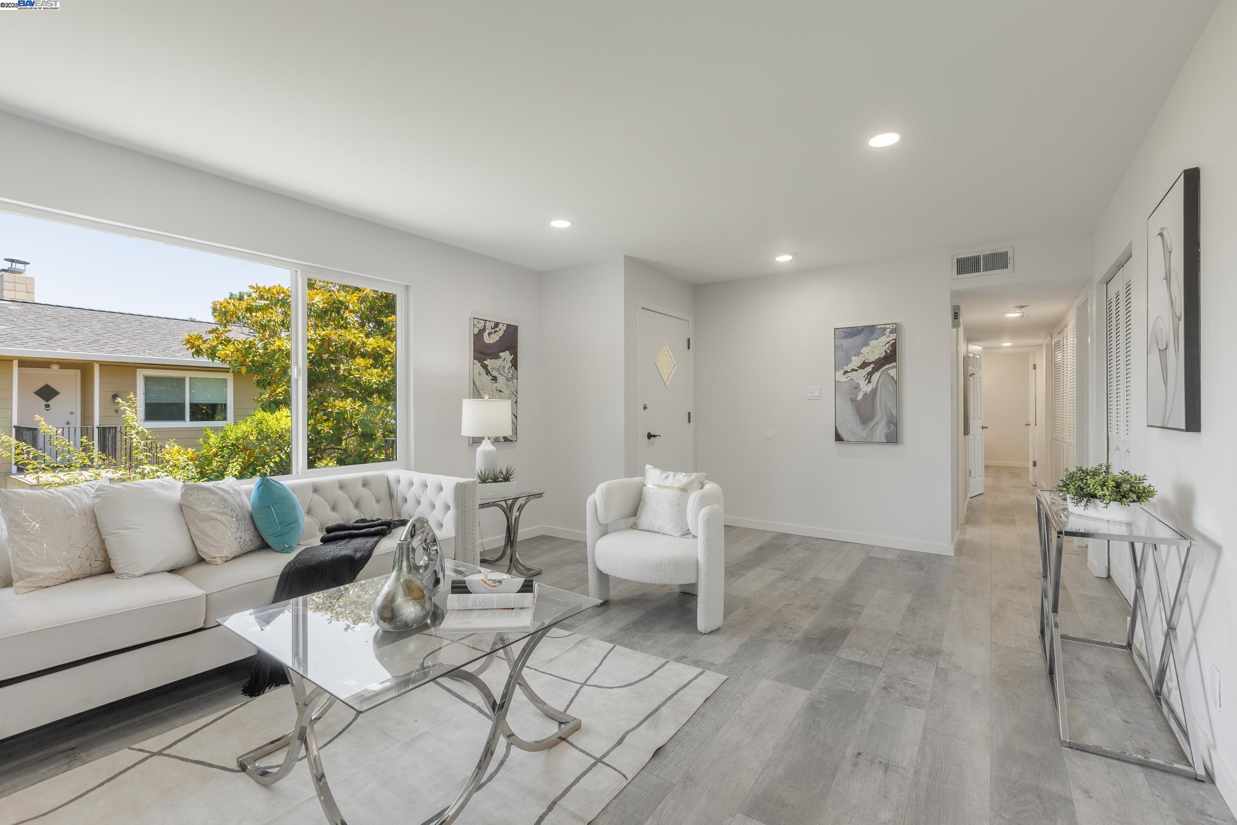MLS: 41103553 Condo For Sale