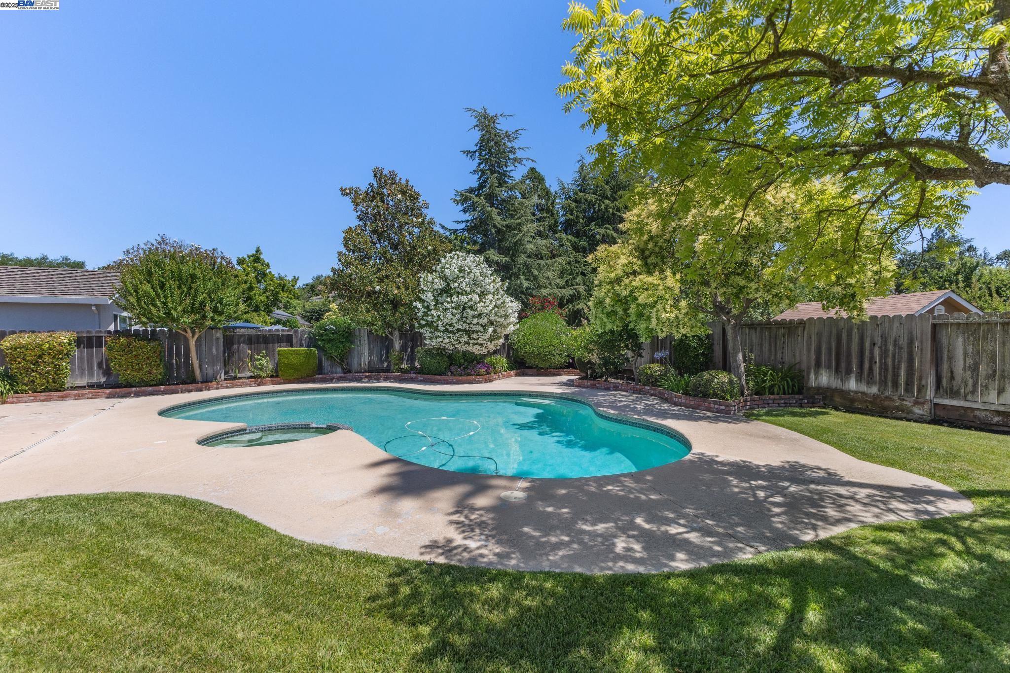 Detail Gallery Image 3 of 46 For 573 Junipero St, Pleasanton,  CA 94566 - 4 Beds | 2 Baths