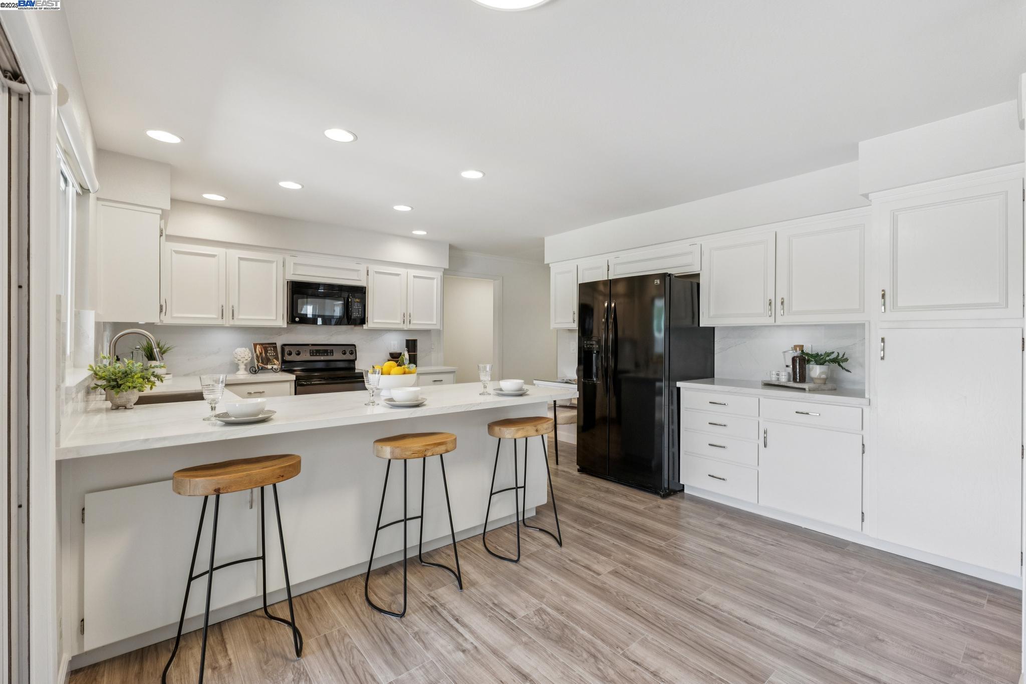 Detail Gallery Image 8 of 46 For 573 Junipero St, Pleasanton,  CA 94566 - 4 Beds | 2 Baths
