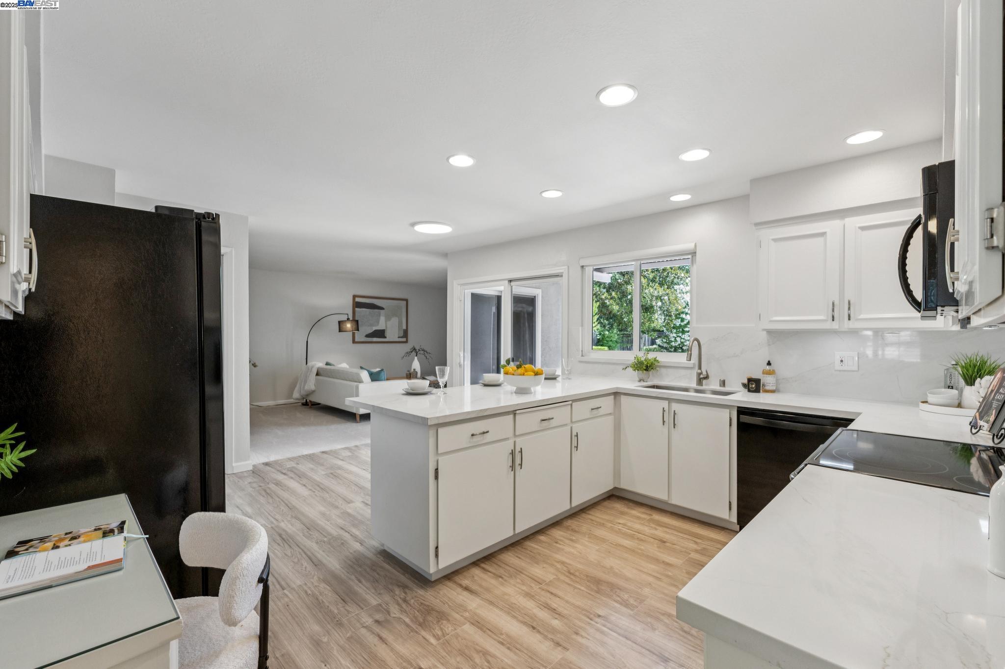 Detail Gallery Image 10 of 46 For 573 Junipero St, Pleasanton,  CA 94566 - 4 Beds | 2 Baths