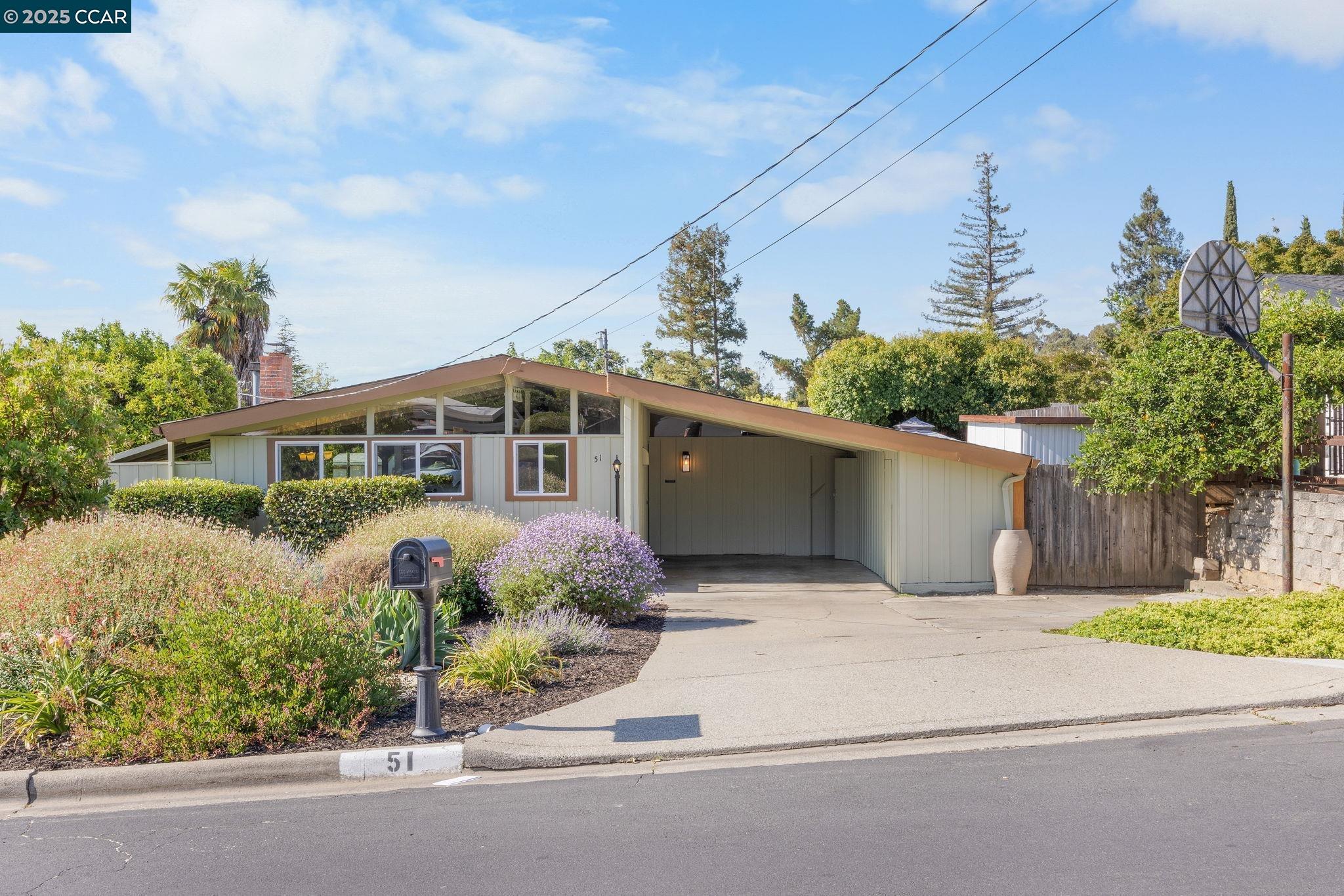 Detail Gallery Image 1 of 1 For 51 Gilrix Dr, Martinez,  CA 94553 - 3 Beds | 2 Baths