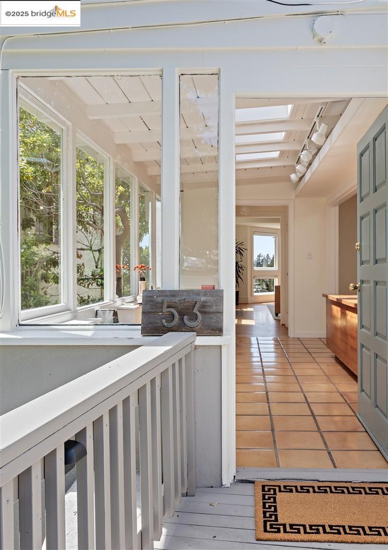 Detail Gallery Image 12 of 59 For 53 Menlo Pl, Berkeley,  CA 94707 - 4 Beds | 3 Baths