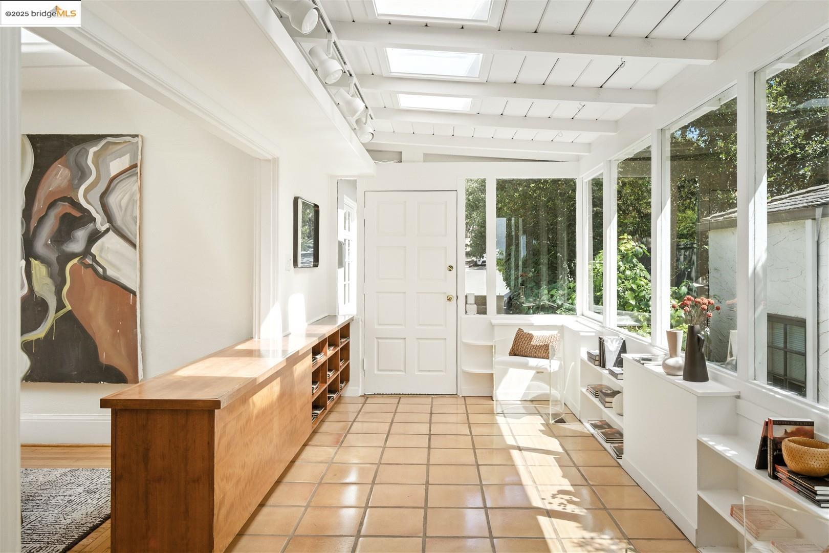 Detail Gallery Image 14 of 59 For 53 Menlo Pl, Berkeley,  CA 94707 - 4 Beds | 3 Baths