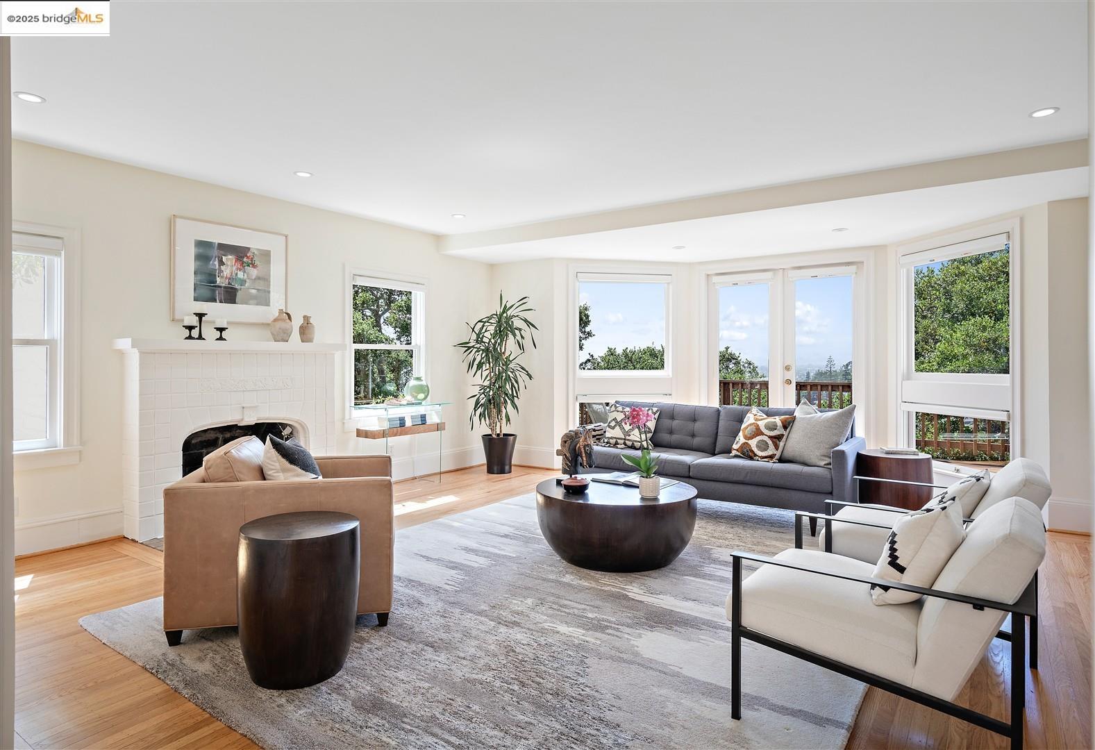 Detail Gallery Image 16 of 59 For 53 Menlo Pl, Berkeley,  CA 94707 - 4 Beds | 3 Baths