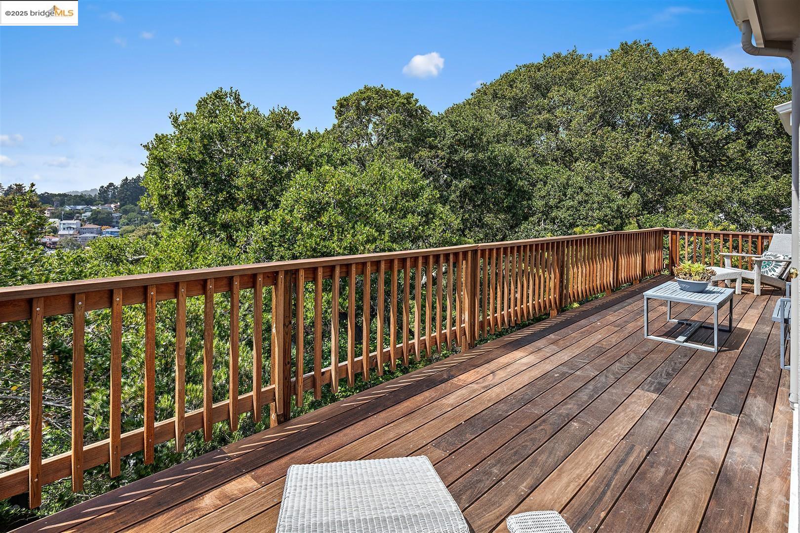 Detail Gallery Image 18 of 59 For 53 Menlo Pl, Berkeley,  CA 94707 - 4 Beds | 3 Baths