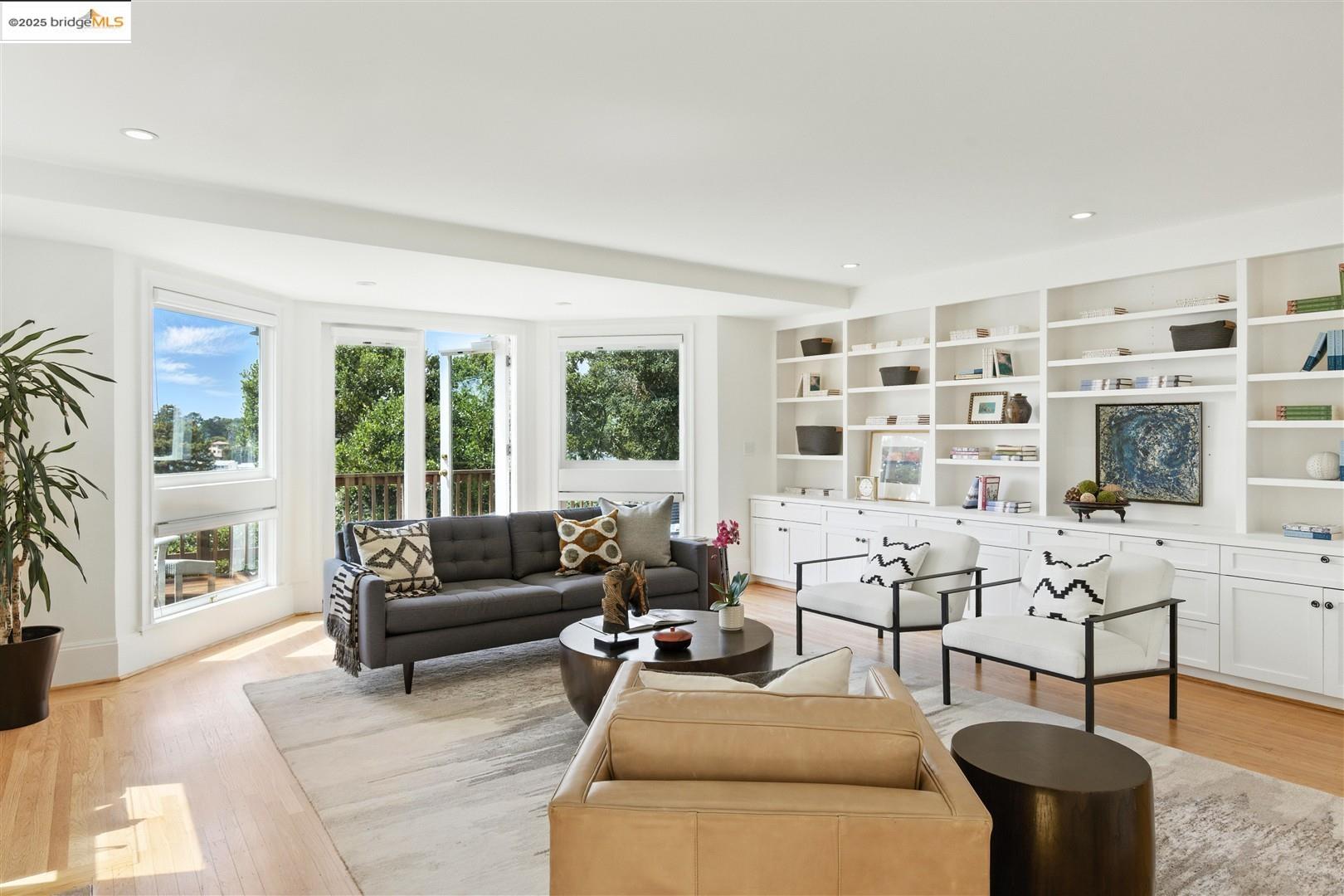 Detail Gallery Image 21 of 59 For 53 Menlo Pl, Berkeley,  CA 94707 - 4 Beds | 3 Baths
