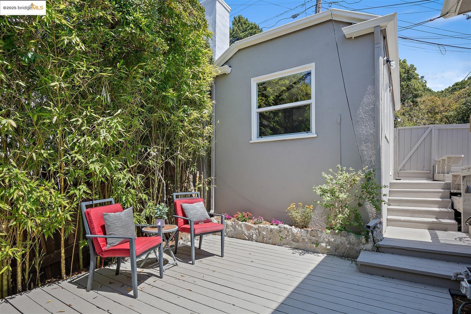 Detail Gallery Image 37 of 59 For 53 Menlo Pl, Berkeley,  CA 94707 - 4 Beds | 3 Baths
