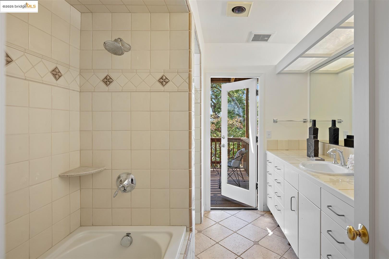 Detail Gallery Image 38 of 59 For 53 Menlo Pl, Berkeley,  CA 94707 - 4 Beds | 3 Baths