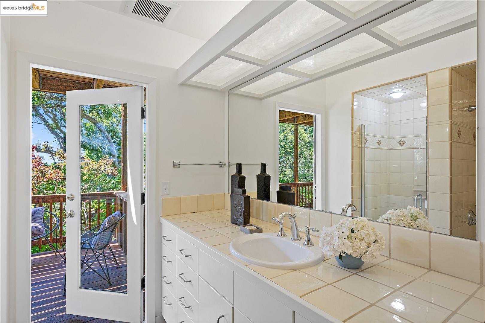 Detail Gallery Image 39 of 59 For 53 Menlo Pl, Berkeley,  CA 94707 - 4 Beds | 3 Baths