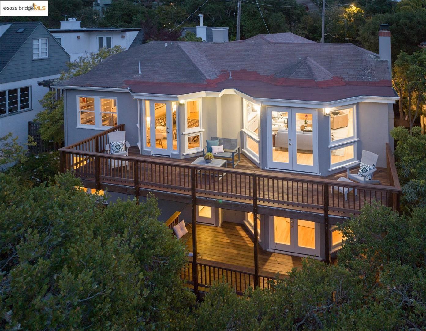 Detail Gallery Image 8 of 59 For 53 Menlo Pl, Berkeley,  CA 94707 - 4 Beds | 3 Baths