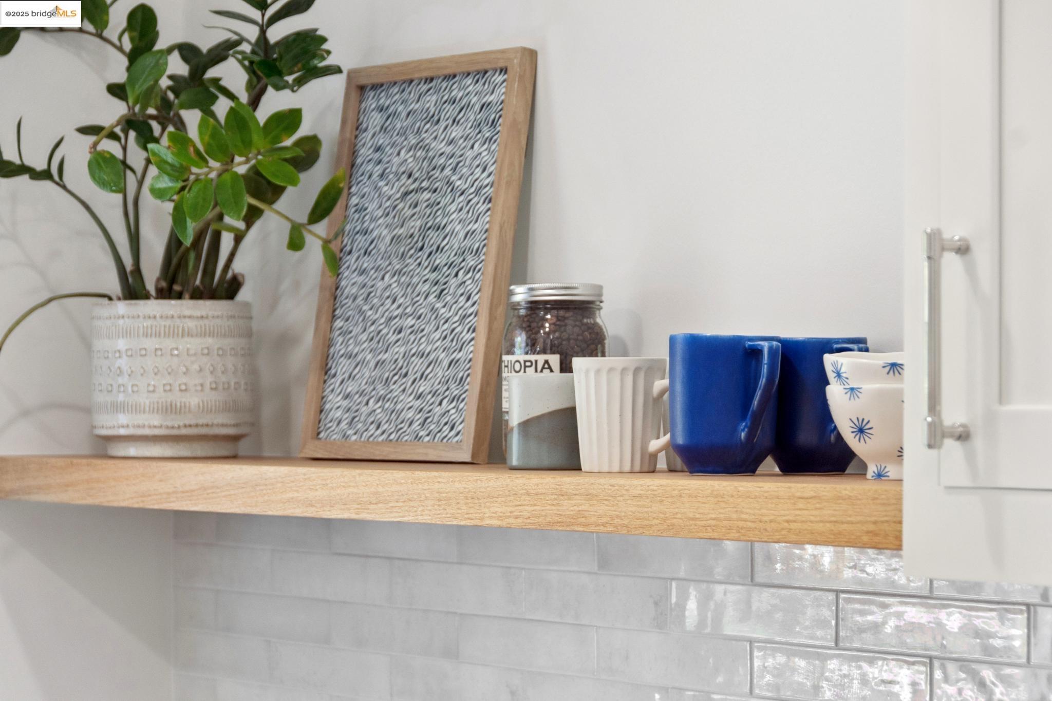Detail Gallery Image 14 of 34 For 2634 Acton, Berkeley,  CA 94702 - 2 Beds | 1 Baths
