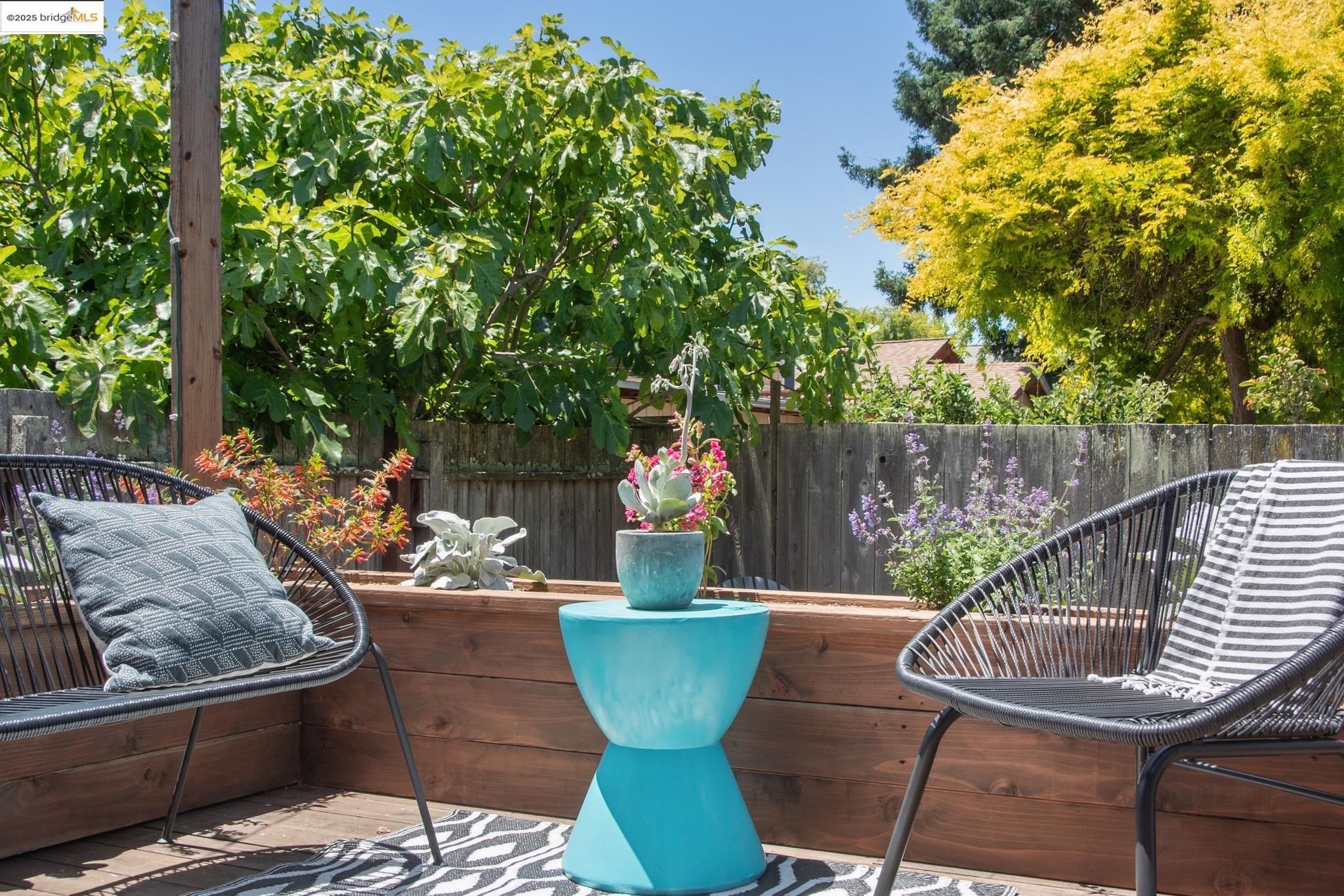 Detail Gallery Image 18 of 34 For 2634 Acton, Berkeley,  CA 94702 - 2 Beds | 1 Baths