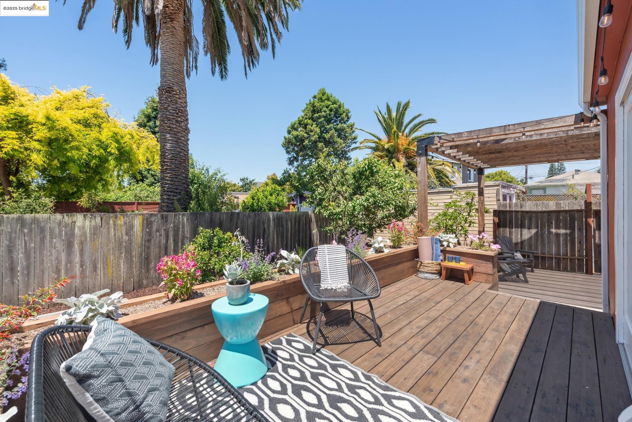 Detail Gallery Image 22 of 34 For 2634 Acton, Berkeley,  CA 94702 - 2 Beds | 1 Baths