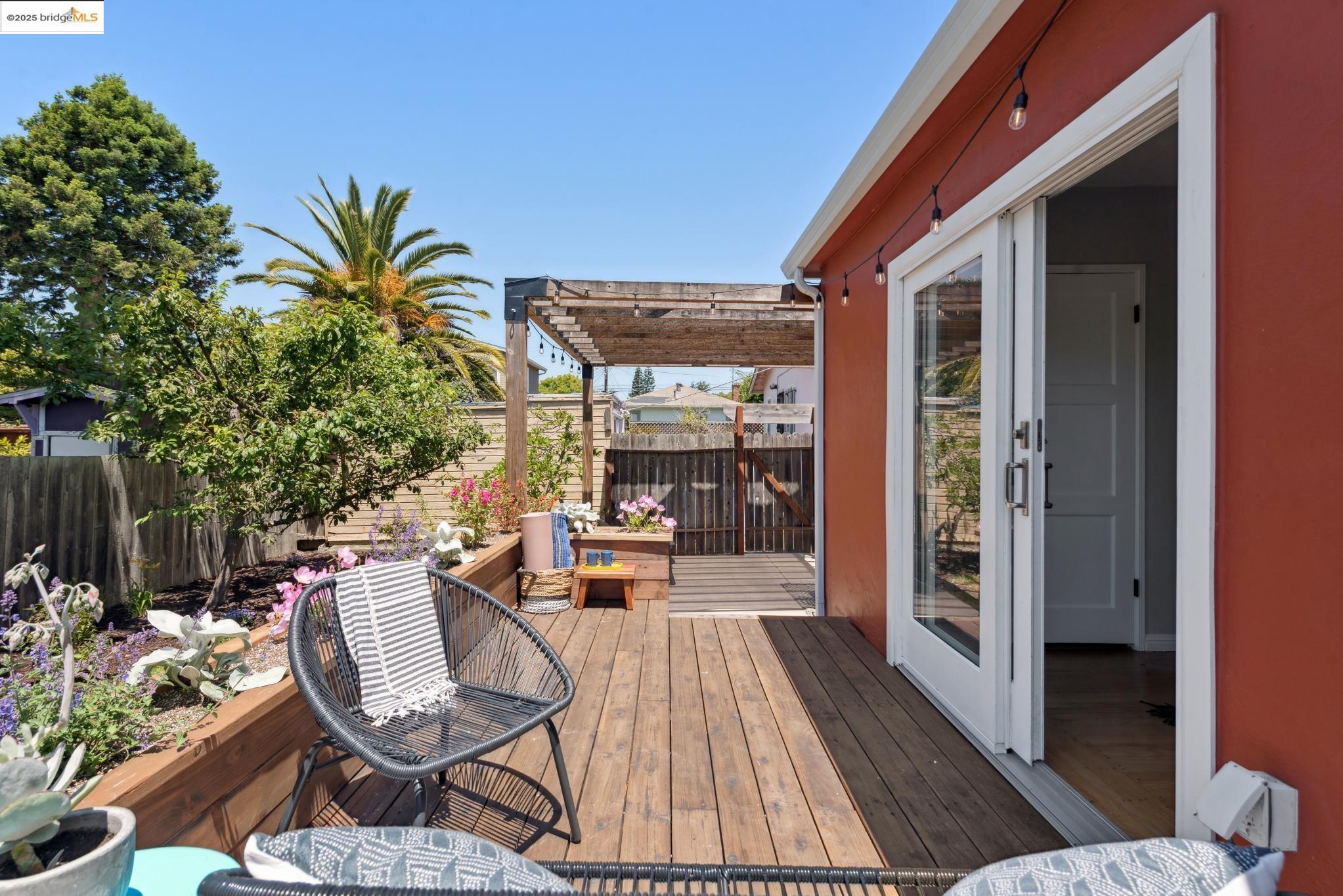 Detail Gallery Image 23 of 34 For 2634 Acton, Berkeley,  CA 94702 - 2 Beds | 1 Baths