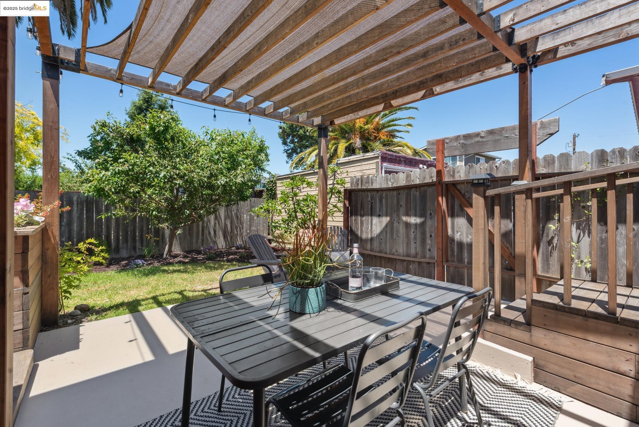 Detail Gallery Image 26 of 34 For 2634 Acton, Berkeley,  CA 94702 - 2 Beds | 1 Baths