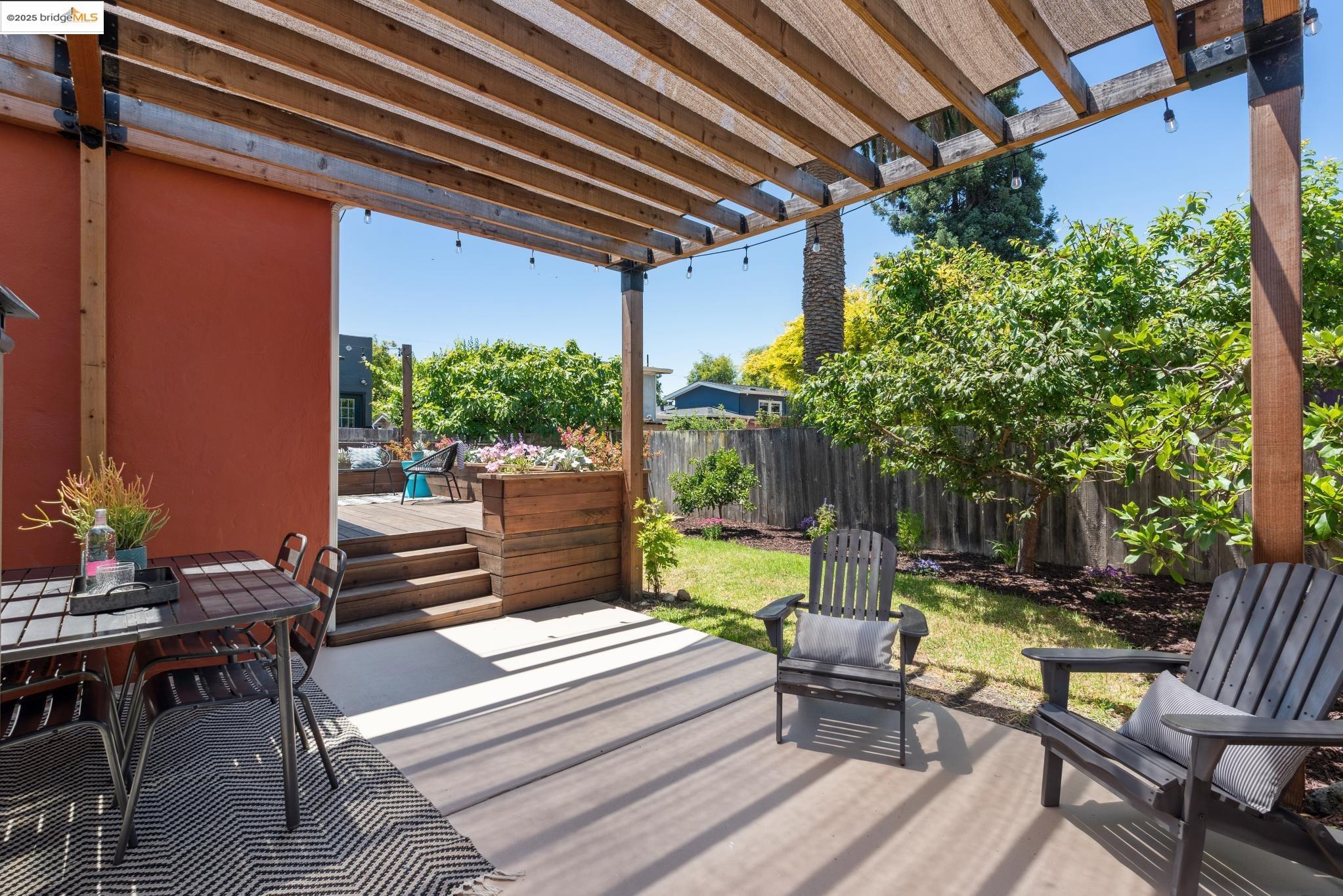 Detail Gallery Image 27 of 34 For 2634 Acton, Berkeley,  CA 94702 - 2 Beds | 1 Baths