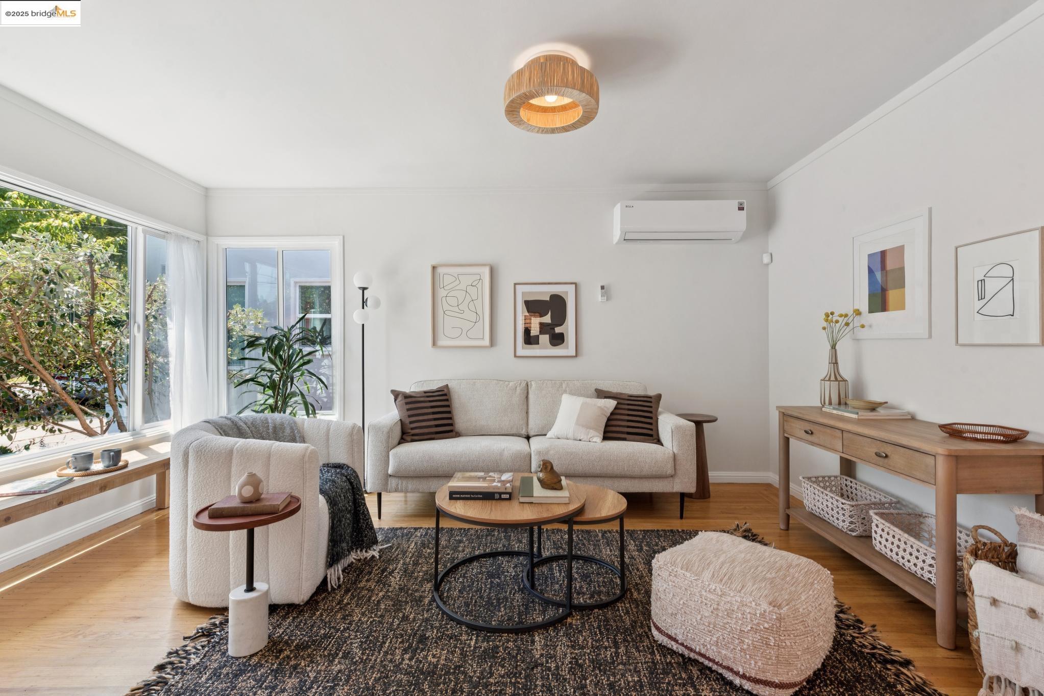 Detail Gallery Image 5 of 34 For 2634 Acton, Berkeley,  CA 94702 - 2 Beds | 1 Baths