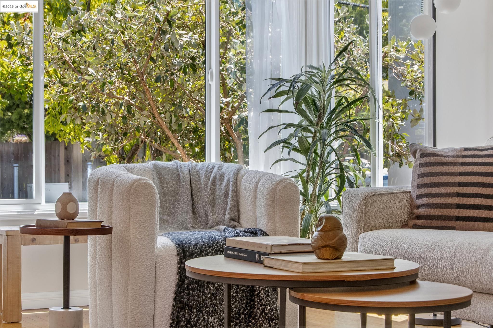 Detail Gallery Image 7 of 34 For 2634 Acton, Berkeley,  CA 94702 - 2 Beds | 1 Baths