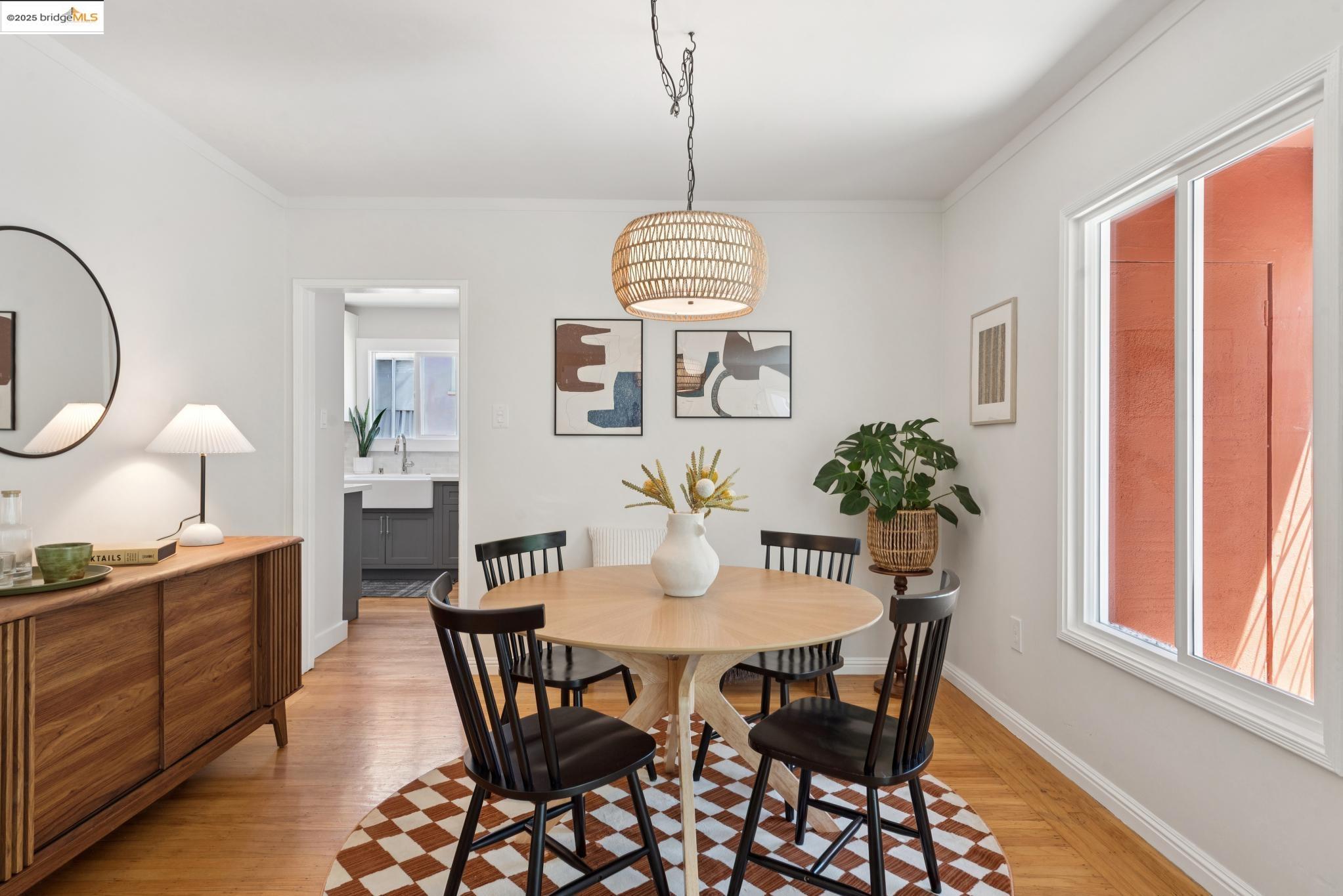 Detail Gallery Image 9 of 34 For 2634 Acton, Berkeley,  CA 94702 - 2 Beds | 1 Baths