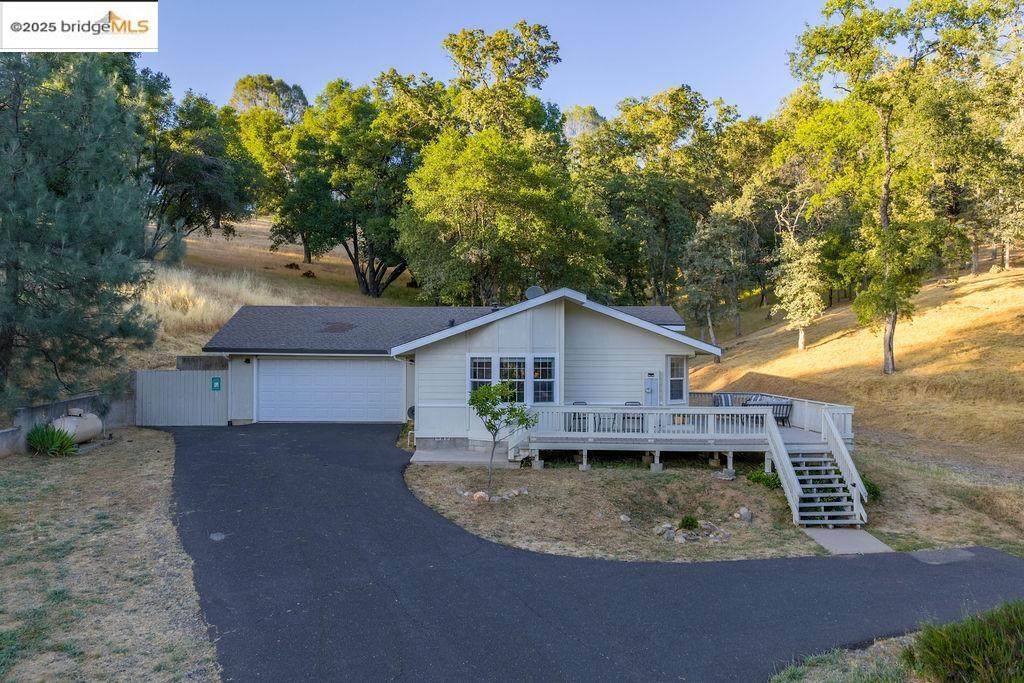 Detail Gallery Image 2 of 56 For 20828 Ferretti Rd, Groveland,  CA 95321 - 3 Beds | 2 Baths