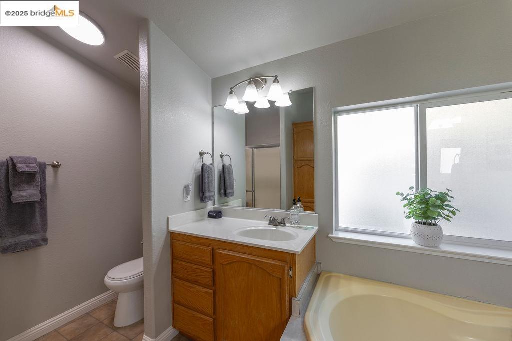 Detail Gallery Image 23 of 56 For 20828 Ferretti Rd, Groveland,  CA 95321 - 3 Beds | 2 Baths