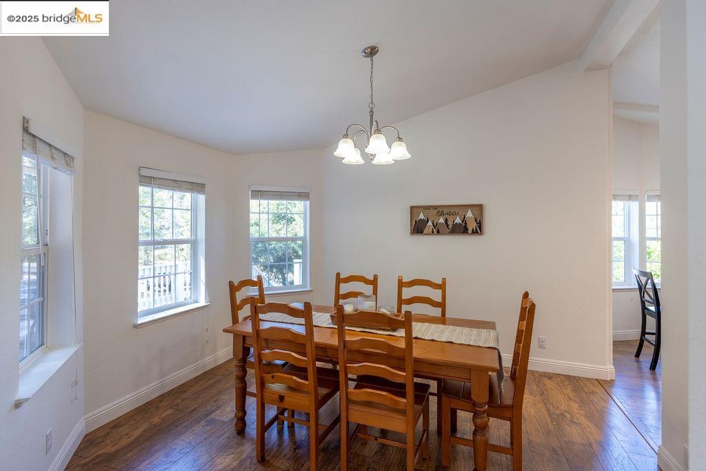 Detail Gallery Image 7 of 56 For 20828 Ferretti Rd, Groveland,  CA 95321 - 3 Beds | 2 Baths