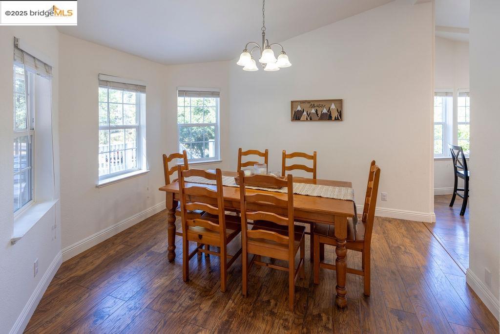 Detail Gallery Image 8 of 56 For 20828 Ferretti Rd, Groveland,  CA 95321 - 3 Beds | 2 Baths