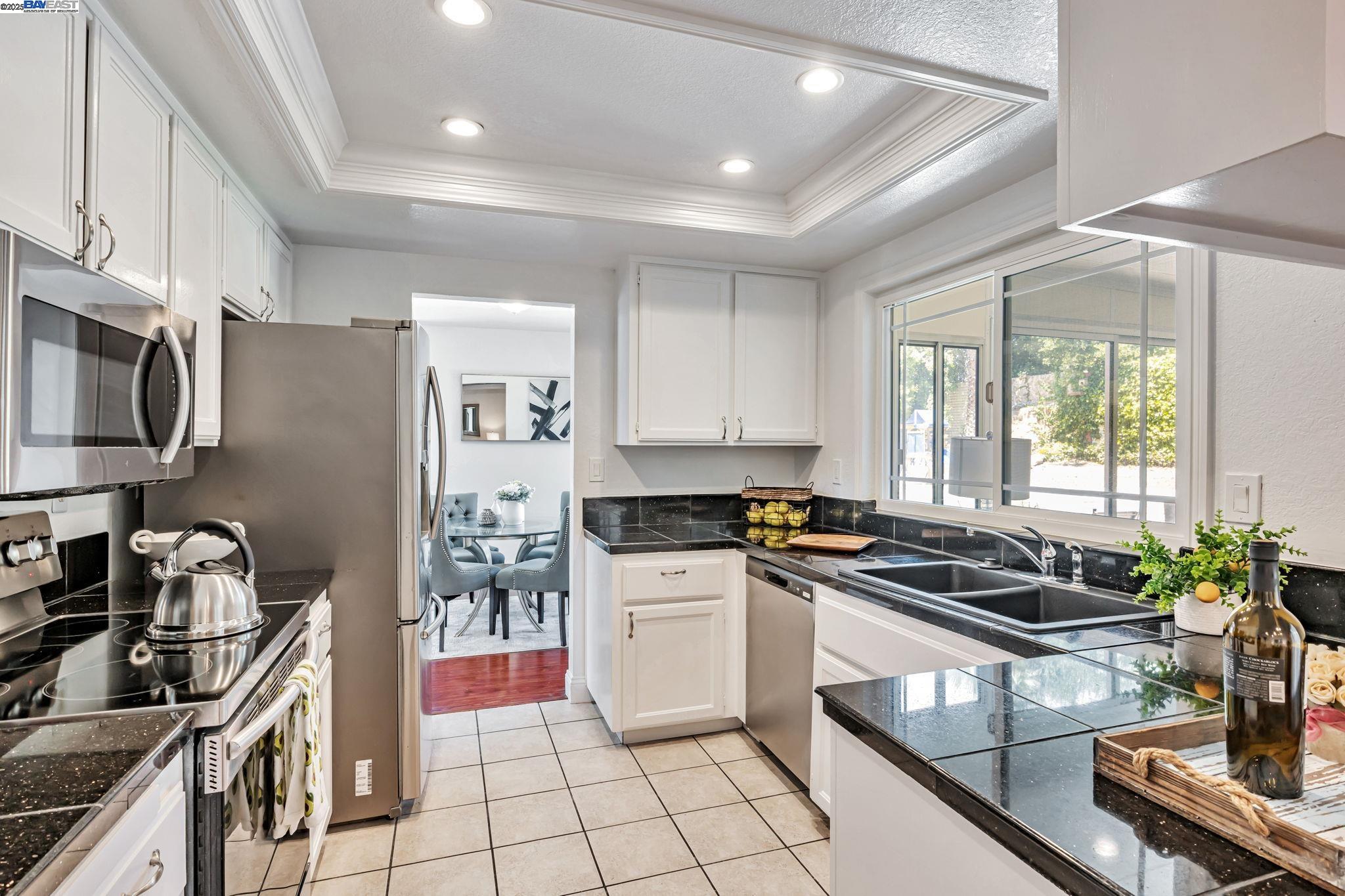 Detail Gallery Image 15 of 50 For 4243 Nerissa Cir, Fremont,  CA 94555 - 4 Beds | 1/1 Baths