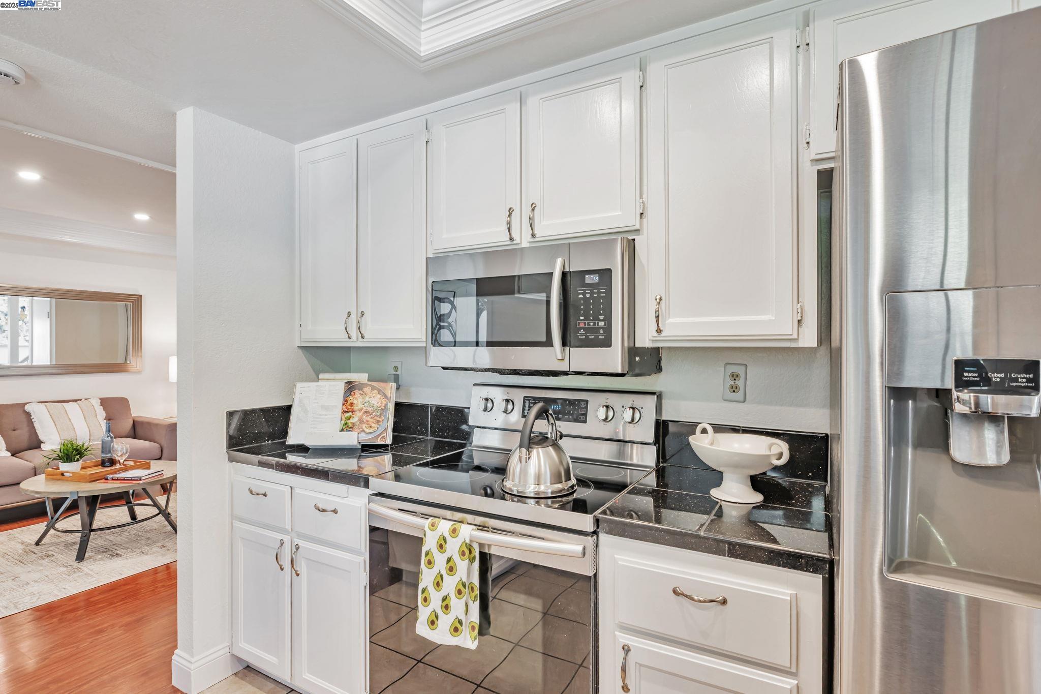 Detail Gallery Image 18 of 50 For 4243 Nerissa Cir, Fremont,  CA 94555 - 4 Beds | 1/1 Baths
