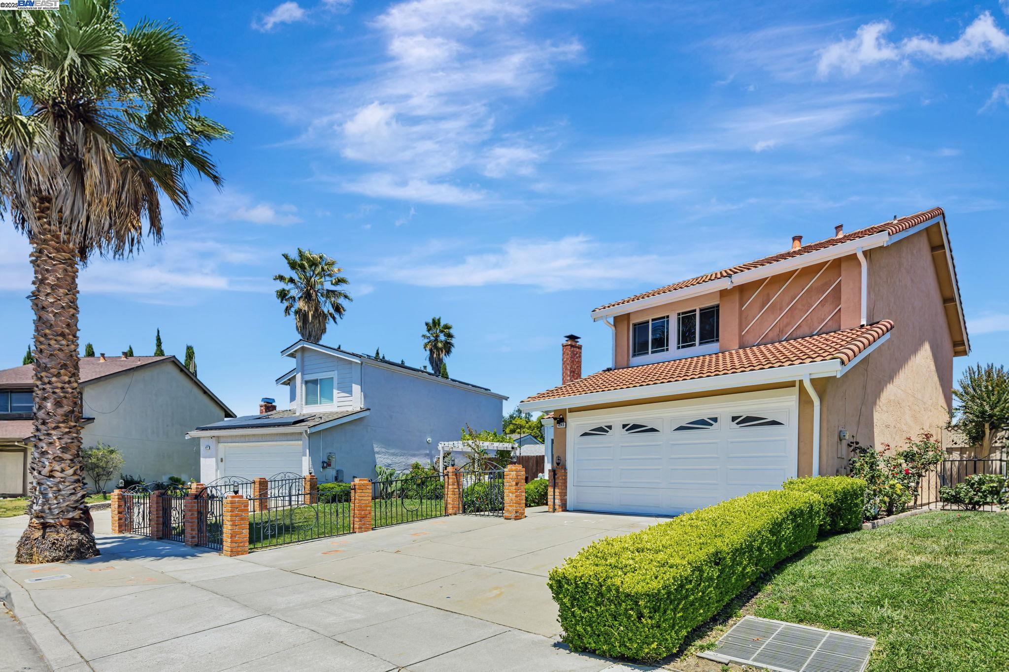 Detail Gallery Image 3 of 50 For 4243 Nerissa Cir, Fremont,  CA 94555 - 4 Beds | 1/1 Baths