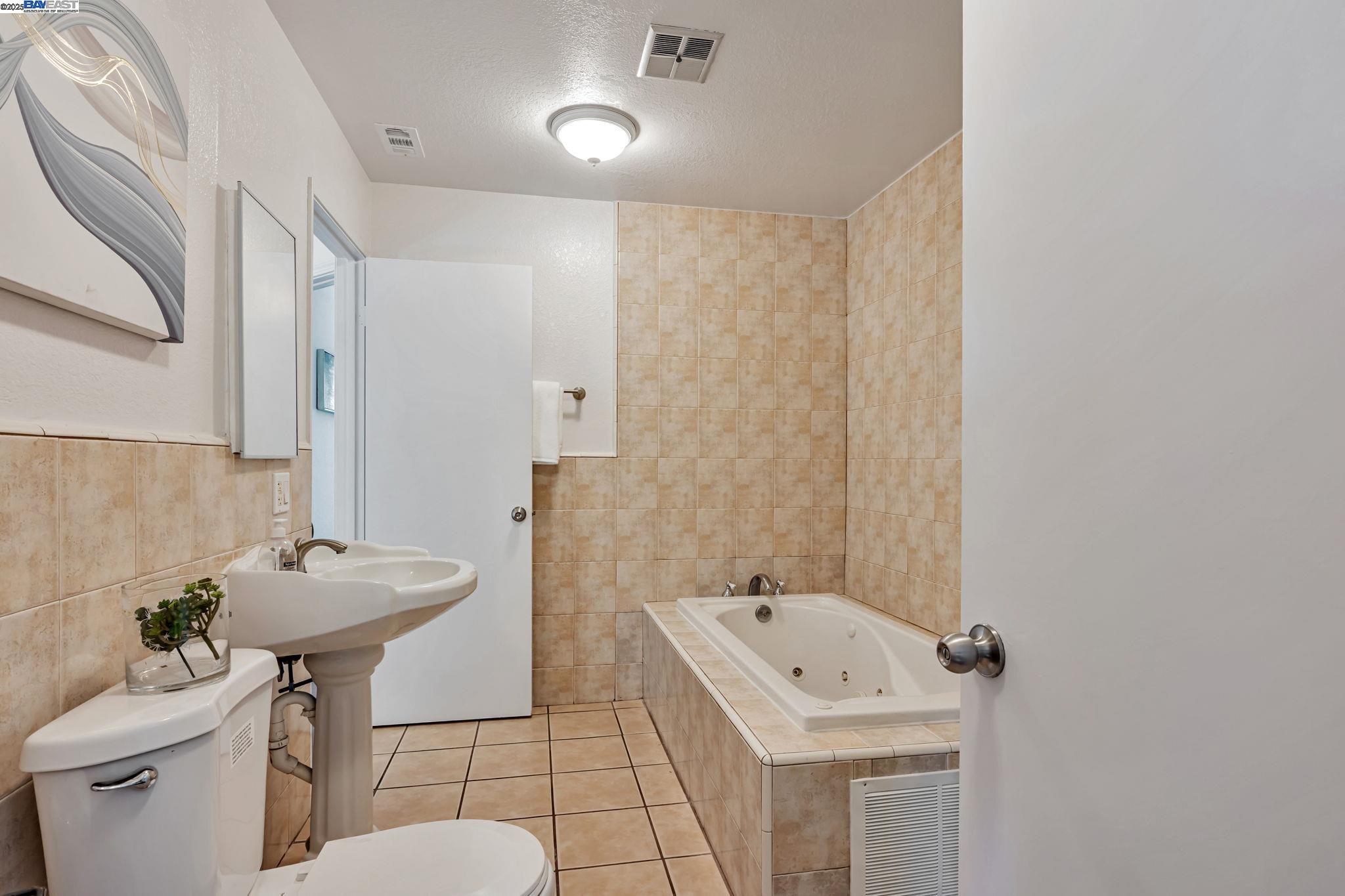 Detail Gallery Image 38 of 50 For 4243 Nerissa Cir, Fremont,  CA 94555 - 4 Beds | 1/1 Baths