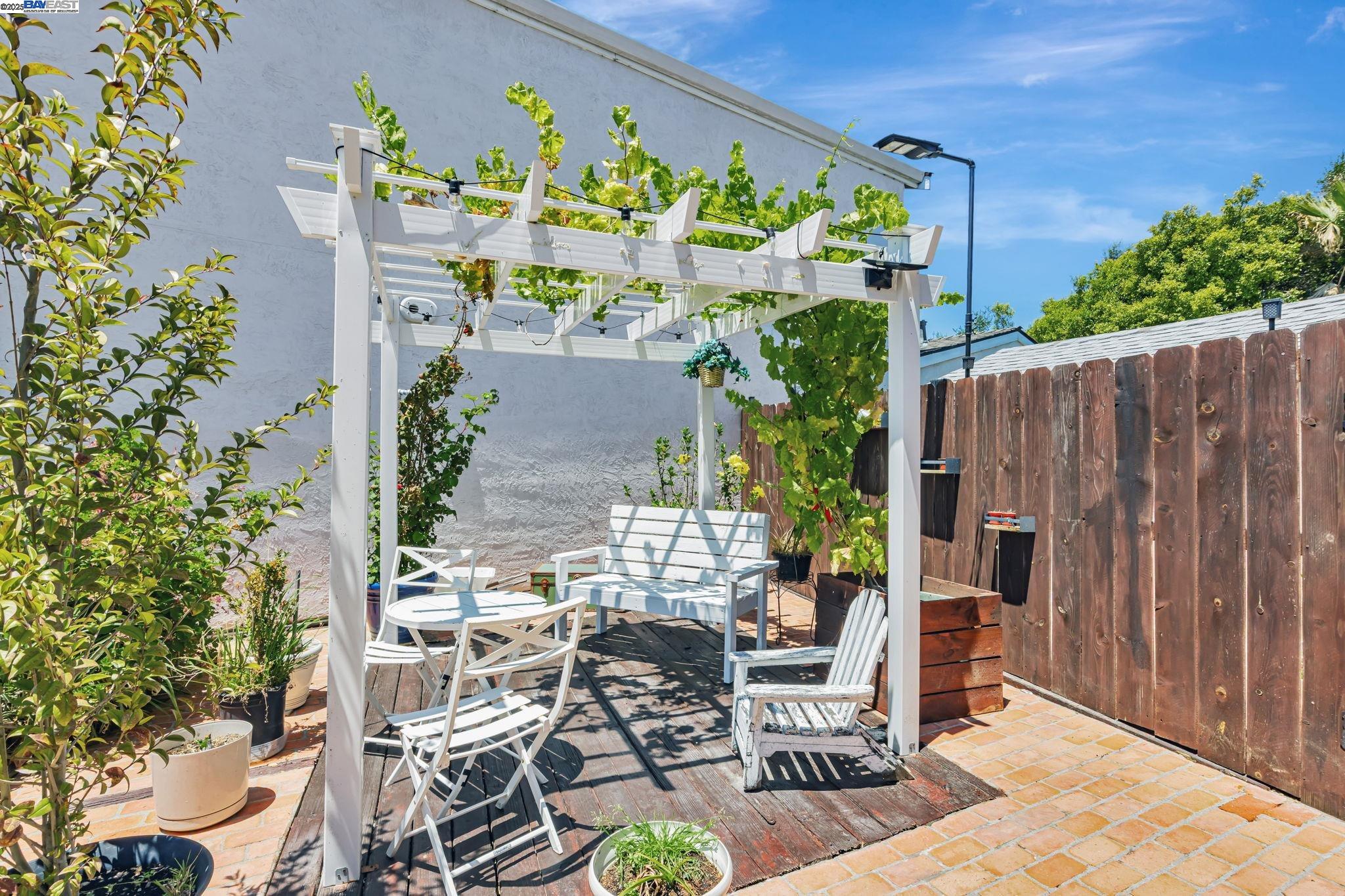 Detail Gallery Image 46 of 50 For 4243 Nerissa Cir, Fremont,  CA 94555 - 4 Beds | 1/1 Baths