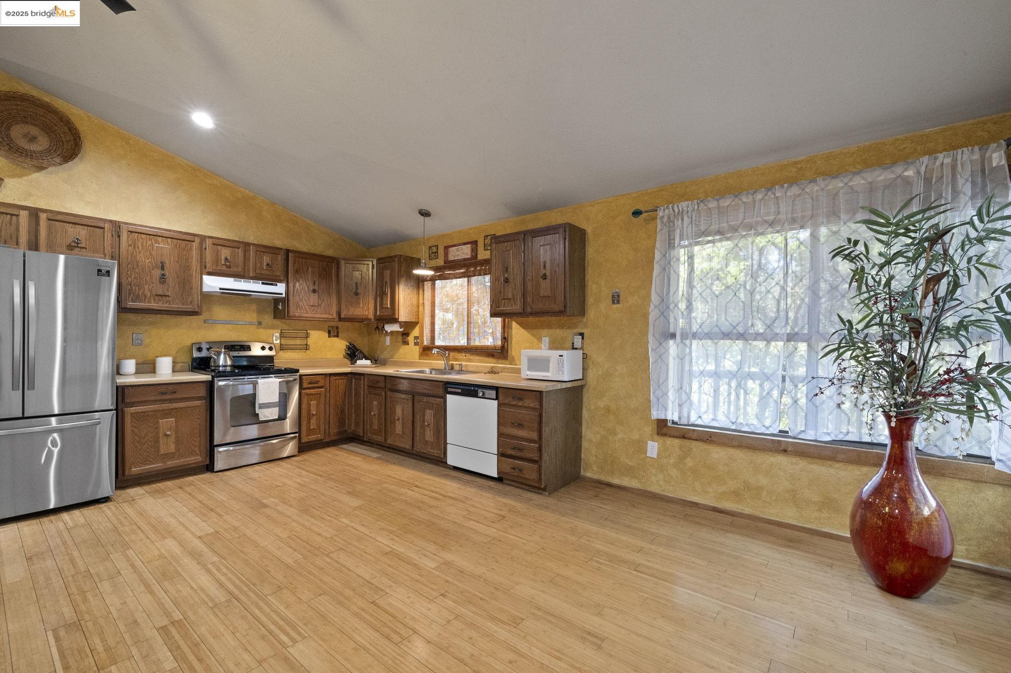 Detail Gallery Image 15 of 28 For 20569 Ponderosa Way, Tuolumne,  CA 95379 - 2 Beds | 1/1 Baths