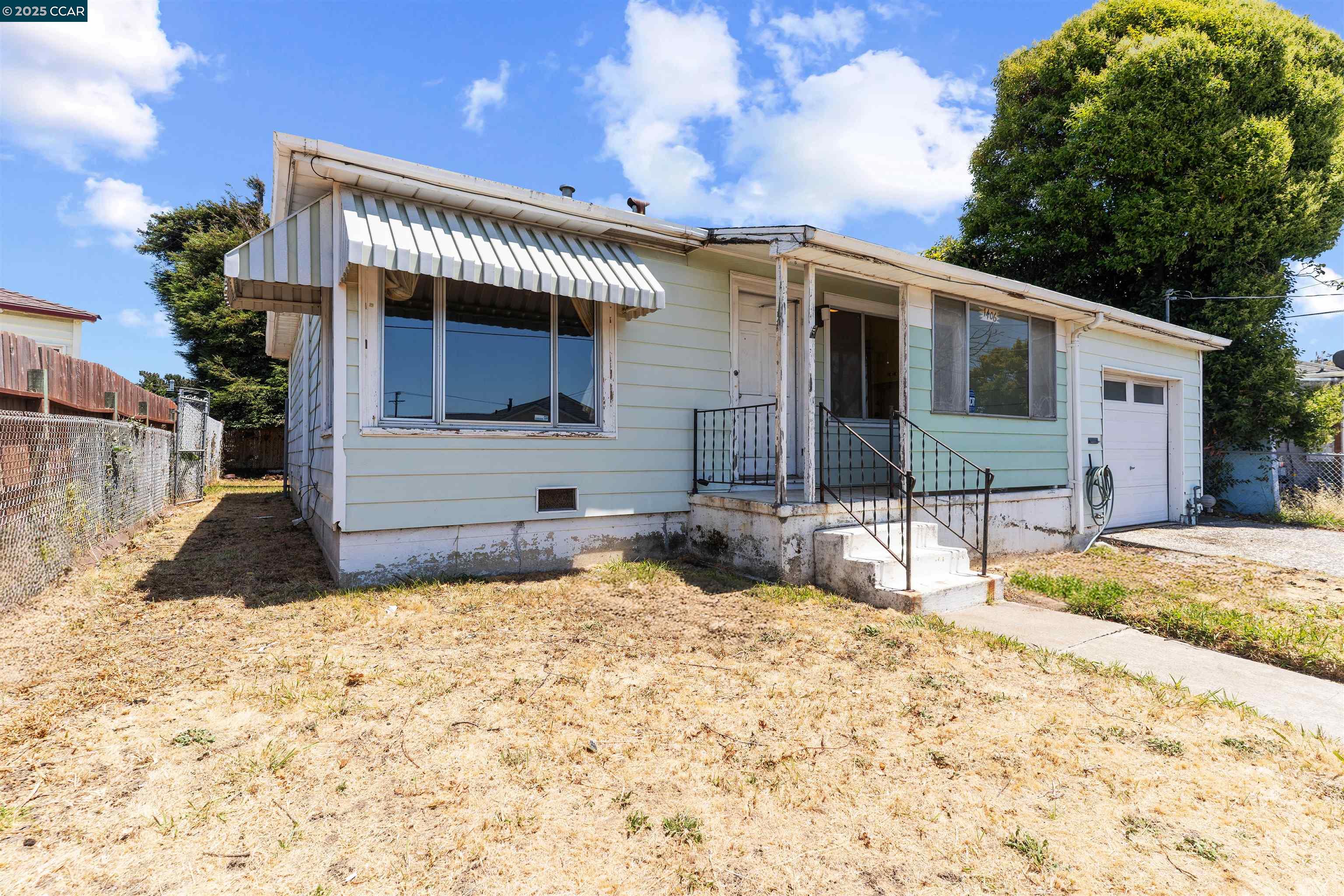 Detail Gallery Image 1 of 23 For 1406 Monterey St, Richmond,  CA 94804 - 2 Beds | 1 Baths