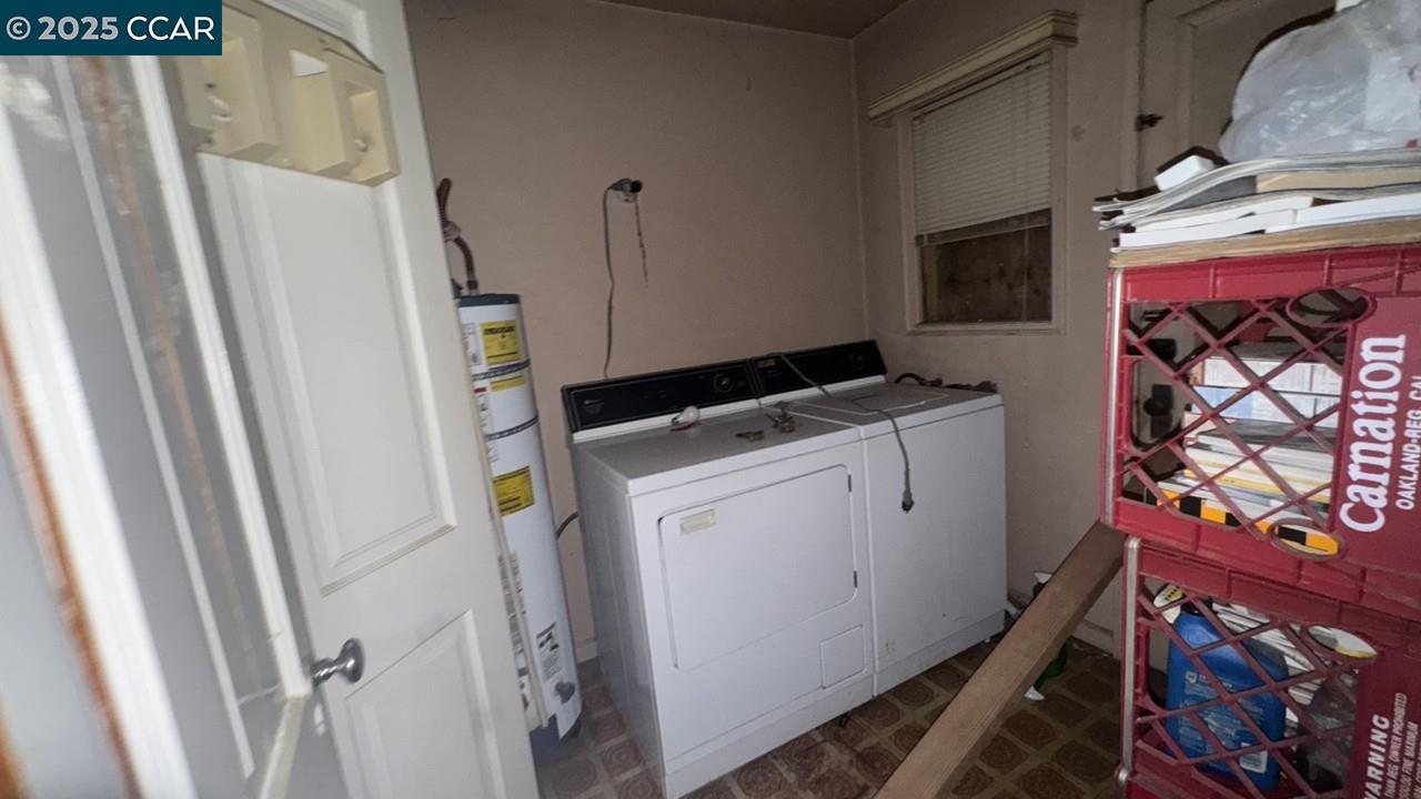 Detail Gallery Image 11 of 26 For 2207 17th Ave, Oakland,  CA 94606-4023 - 2 Beds | 1 Baths
