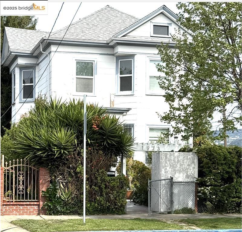 Detail Gallery Image 1 of 1 For 1973 90th Ave, Oakland,  CA 94603 - 4 Beds | 2 Baths